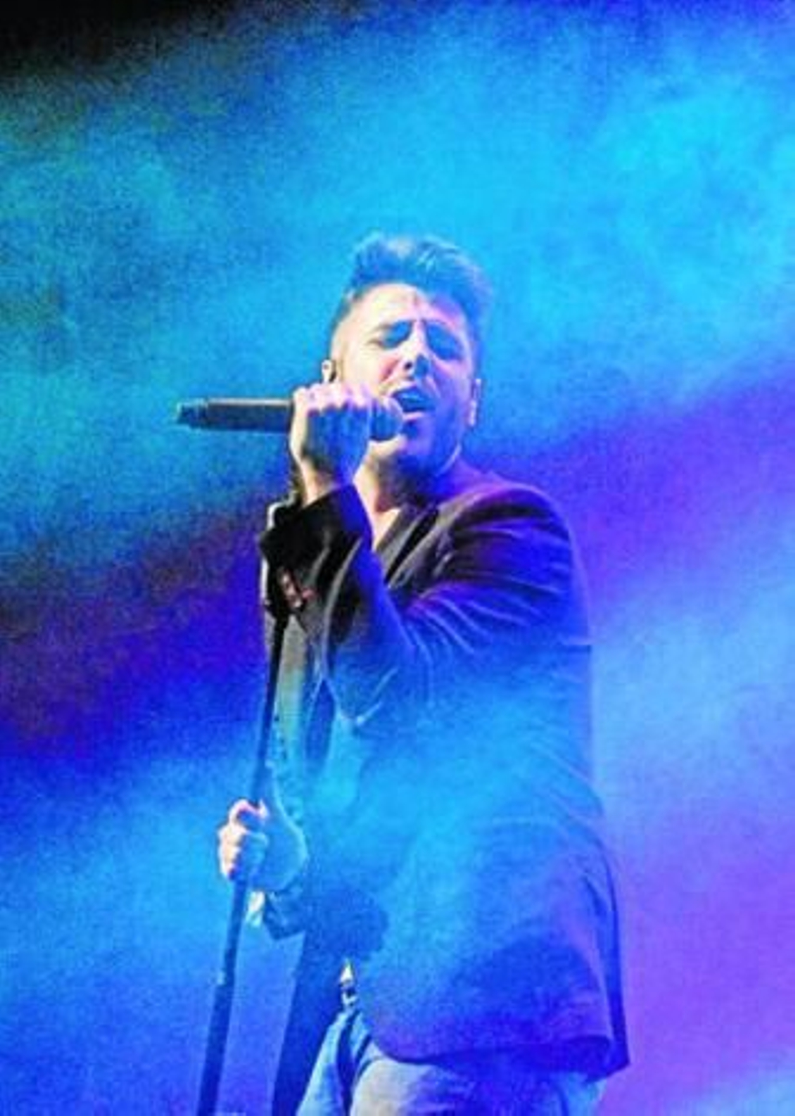 Antonio José, durante su concierto de anoche en La Línea.