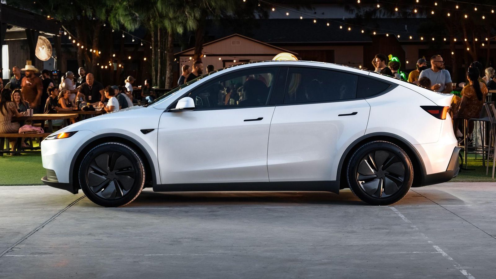 Con la reducción de equipamiento respecto al Juniper, el Model Y Standard puede ofrecer un precio muy competitivo, incluso inferior al de otros SUV eléctricos de tamaño parecido.