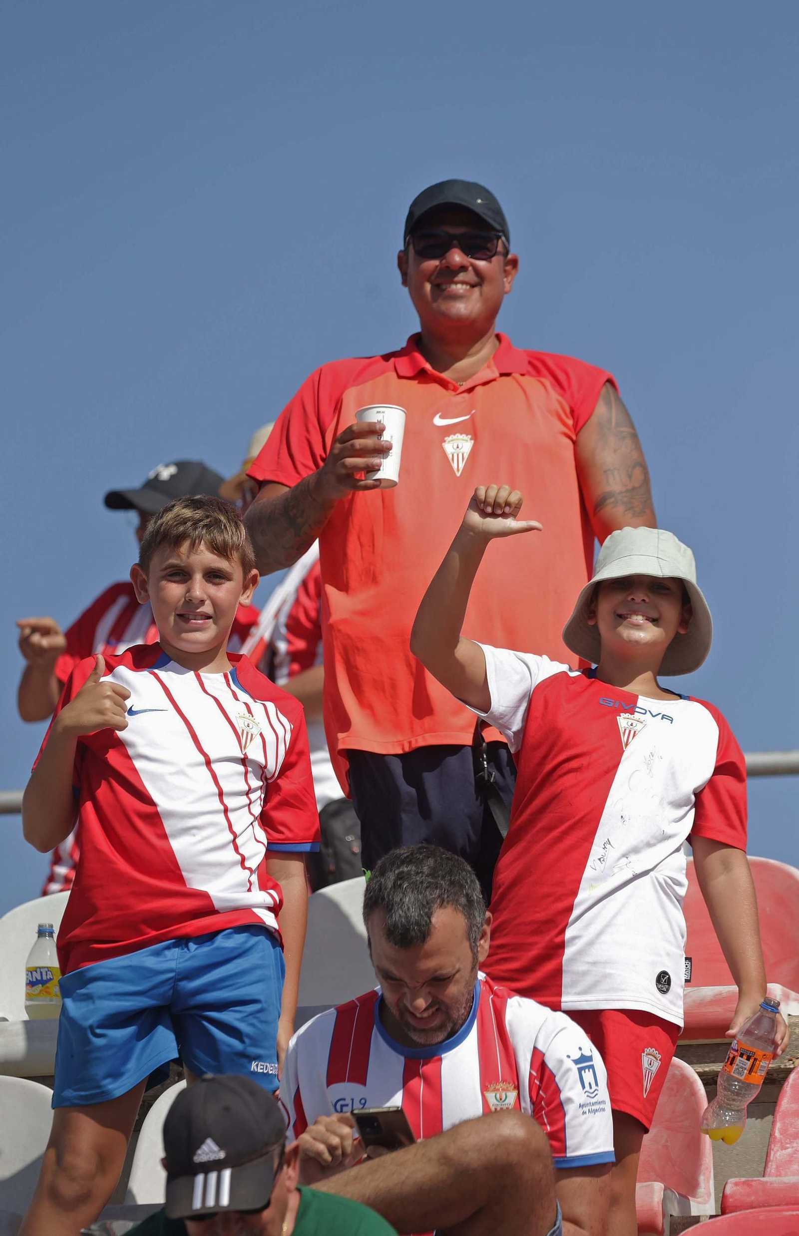 Búscate en el Nuevo Mirador durante el Algeciras CF - Marbella FC