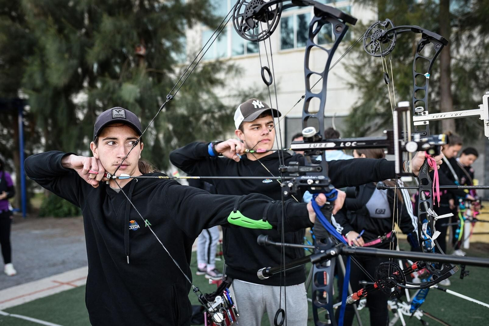Arqueros del programa Ceeda en el Club Asirio de Tiro con Arco.