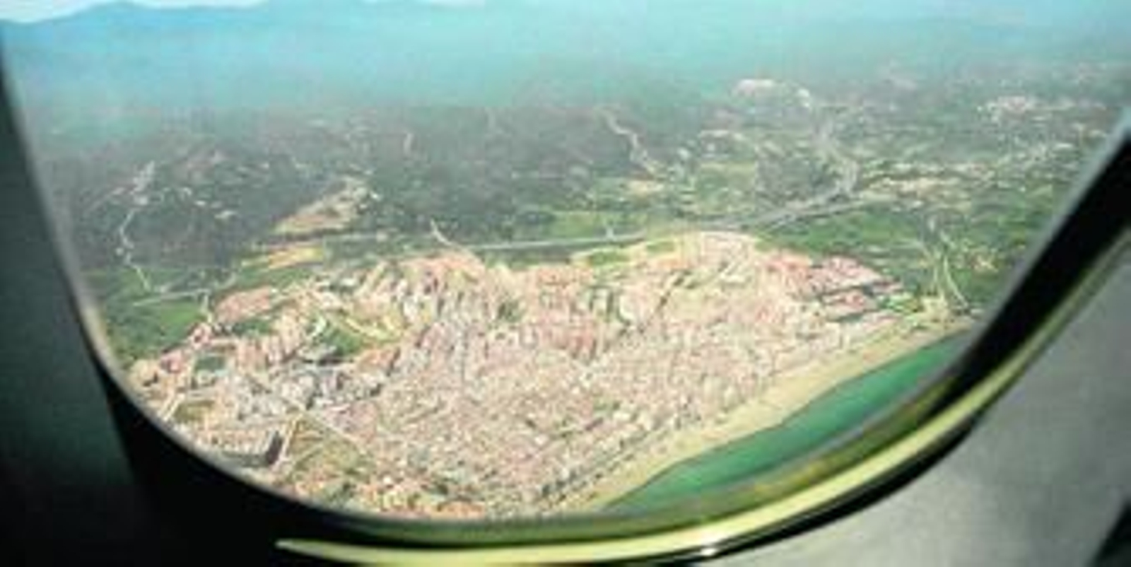 Vista aérea de Estepona, actualmente en el punto de mira del Ejecutivo por sus deudas con Hacienda y la Seguridad Social.