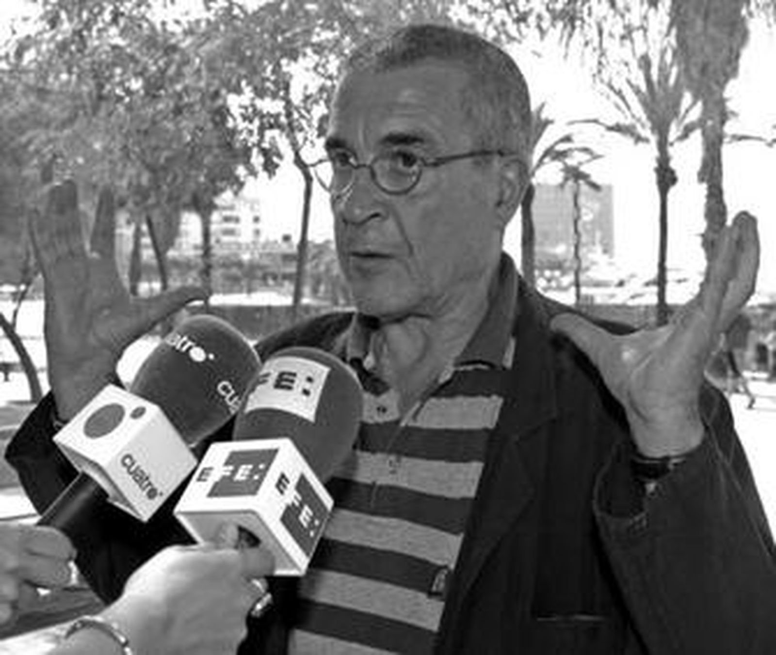 El actor y director teatral Pepe Rubianes contesta a los periodistas en una imagen reciente.