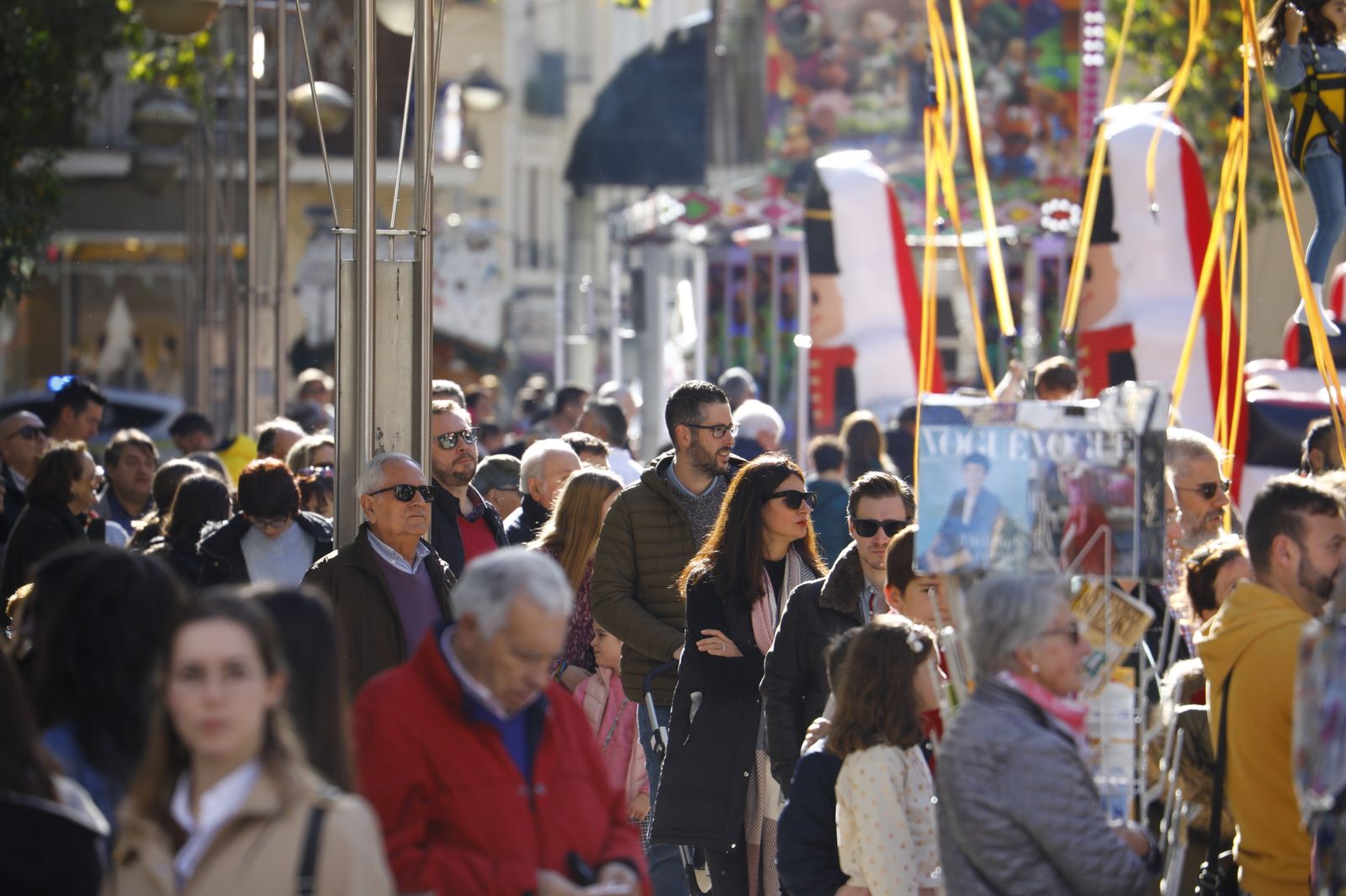 El ambientazo en el Centro de Córdoba para aprovechar el festivo navideño, en imágenes