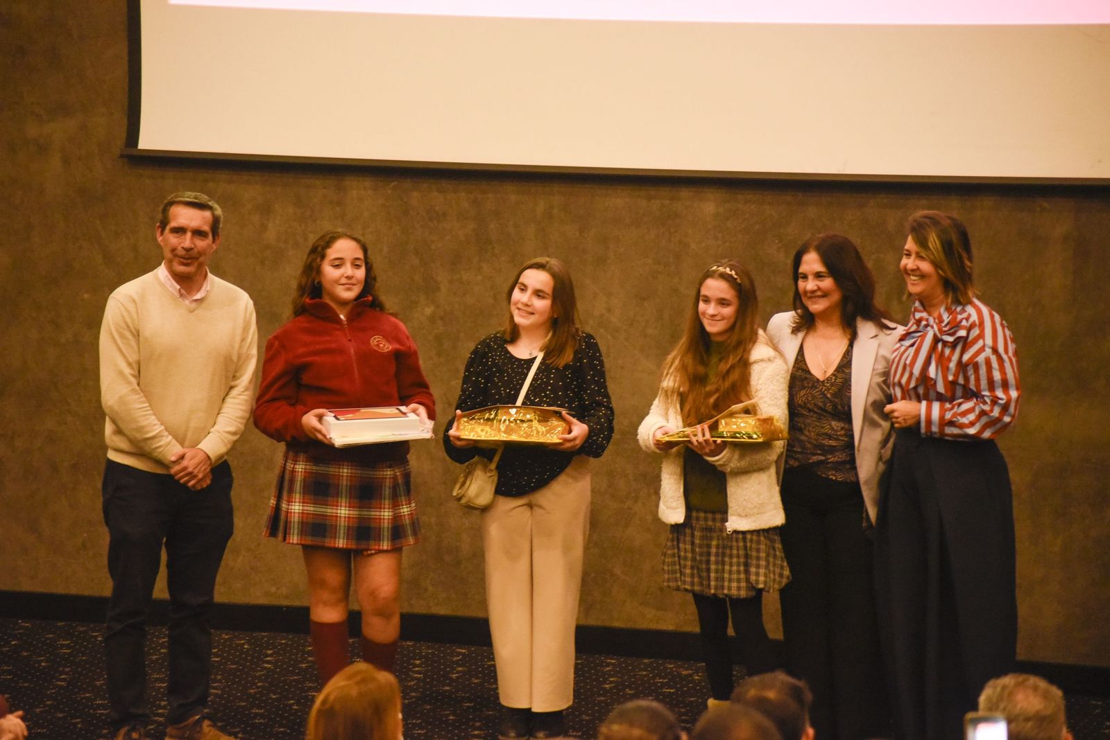 Las fotos de la entrega de los Premios a la Mujer Linense 2026