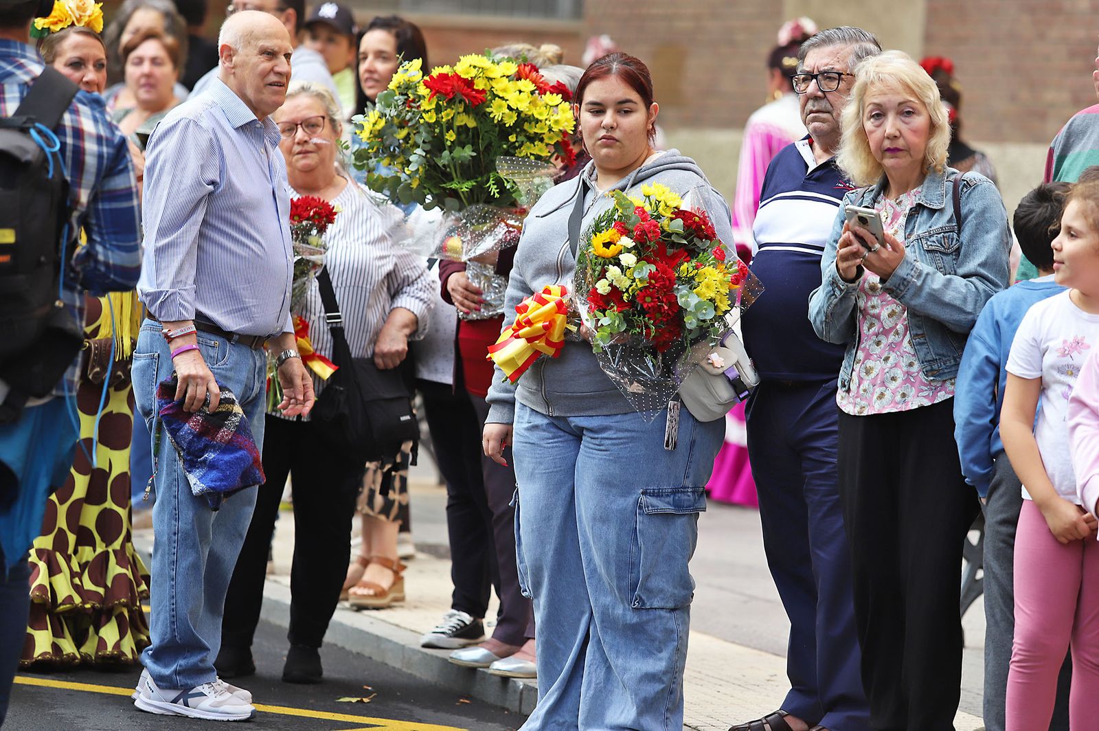 El Rocío 2023: Imágenes de la Hermandad de Emigrantes en su salida de Huelva