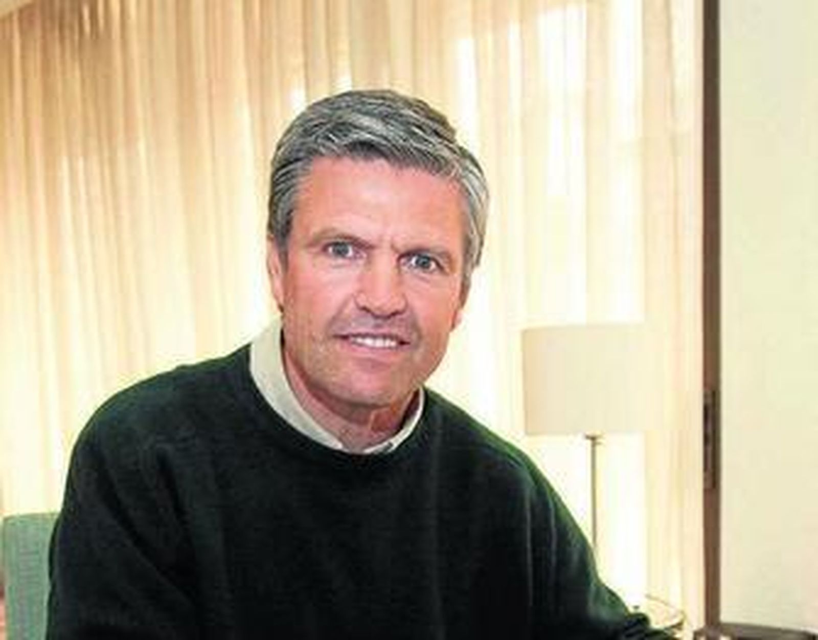 Espartaco, quien actualmente se recupera de una lesión de cervicales.