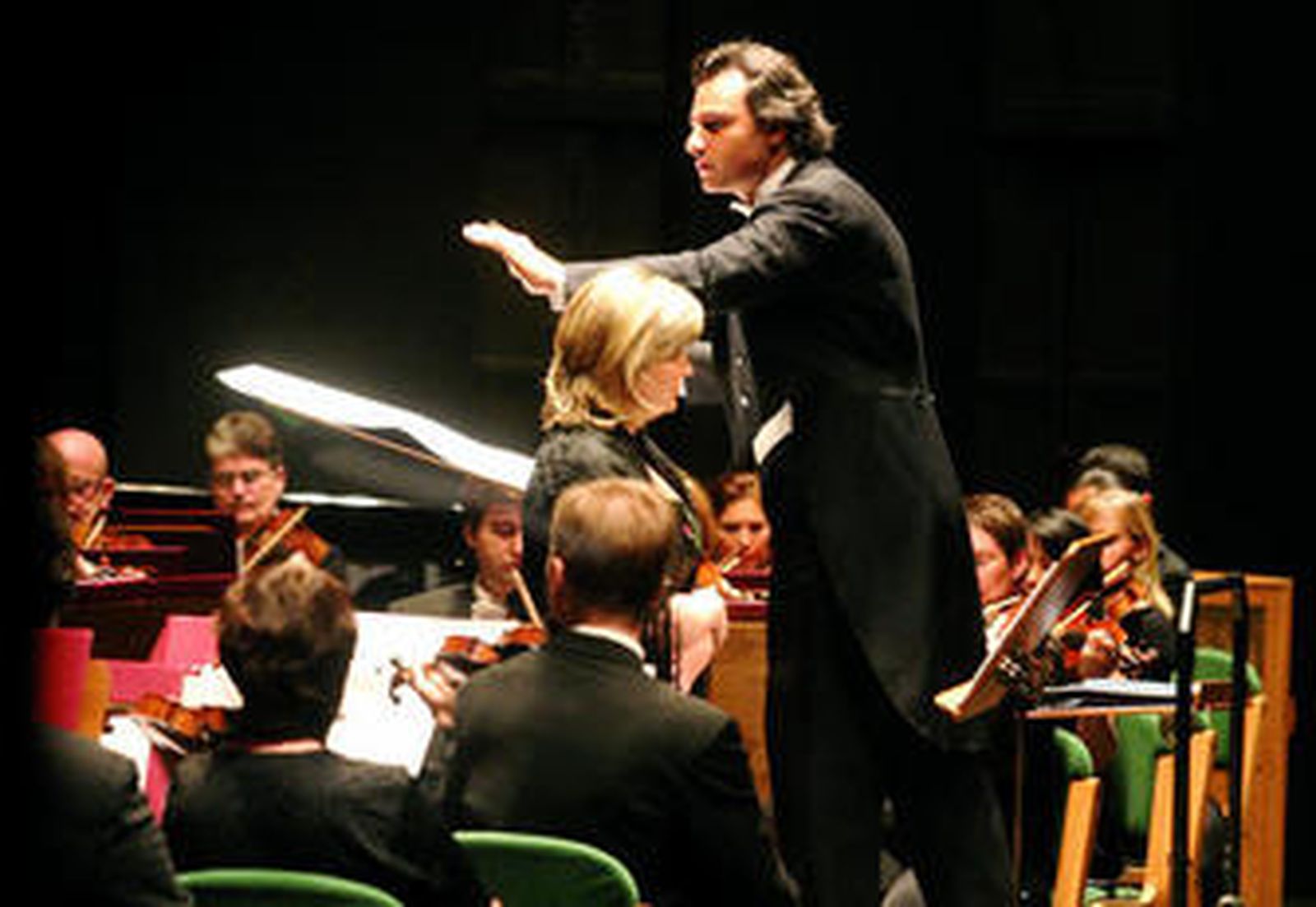 Pedro Halffter es el único maestro que repite en una gira internacional de la Real Orquesta Sinfónica de Sevilla.