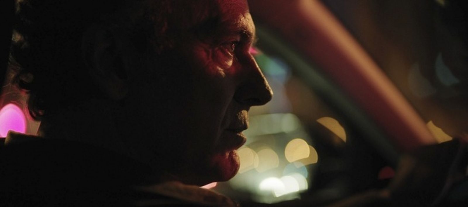 José Coronado busca venganza en la noche sevillana.