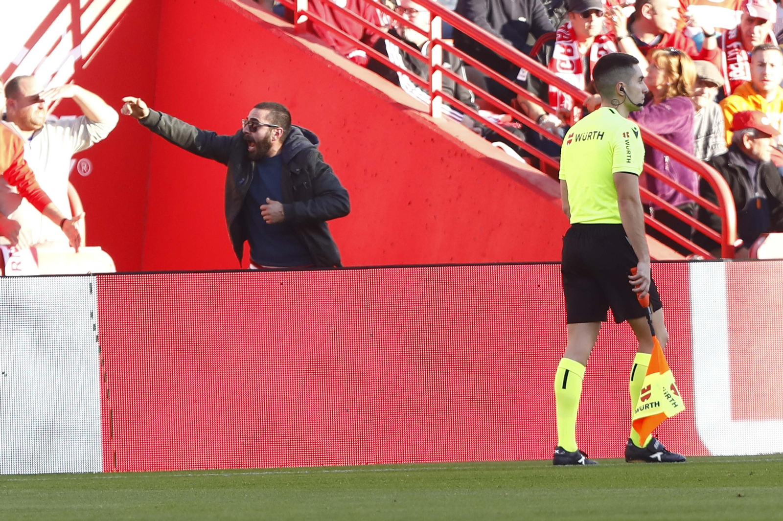 Las imágenes de la suspensión del Granada - Athletic por la muerte de un aficionado