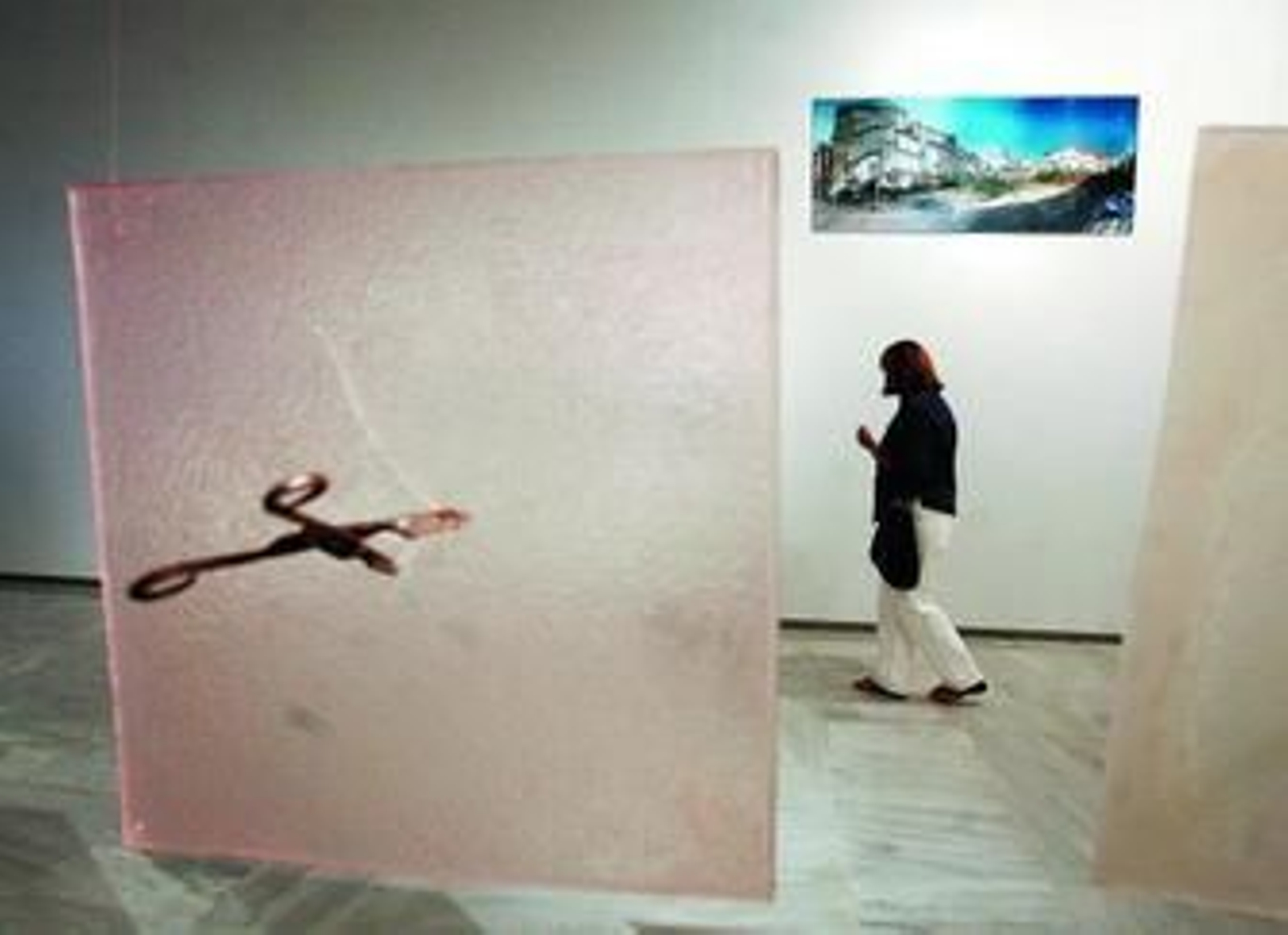 La exposición muestra más de 30 piezas de los alumnos de la Facultad de Bellas Artes