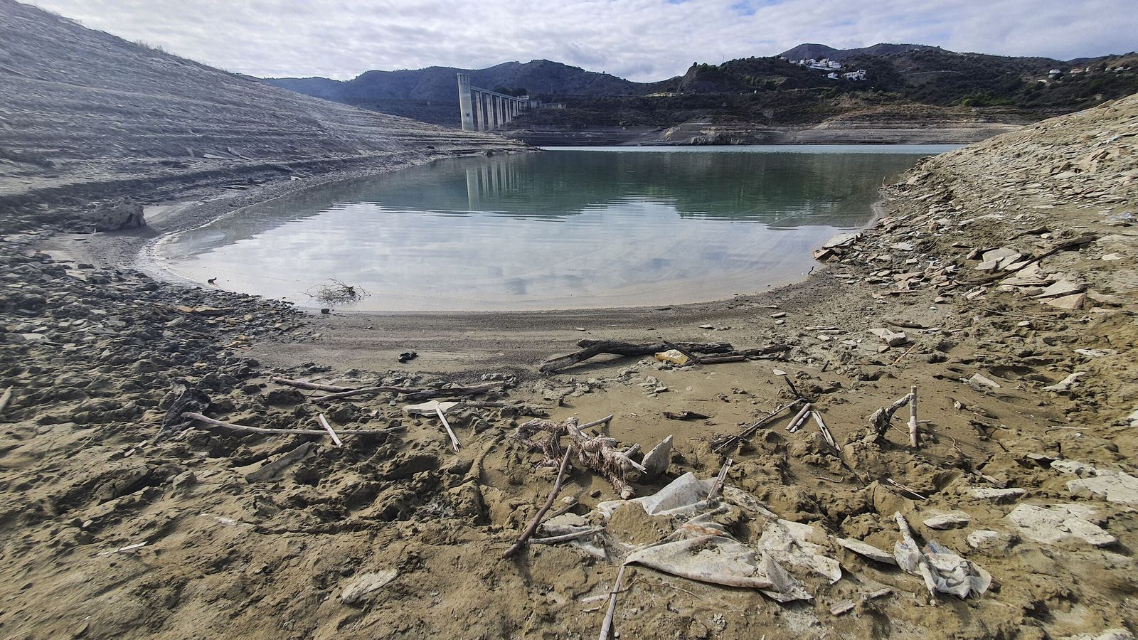 Así estaba el embalse de La Viñuela en 2022.