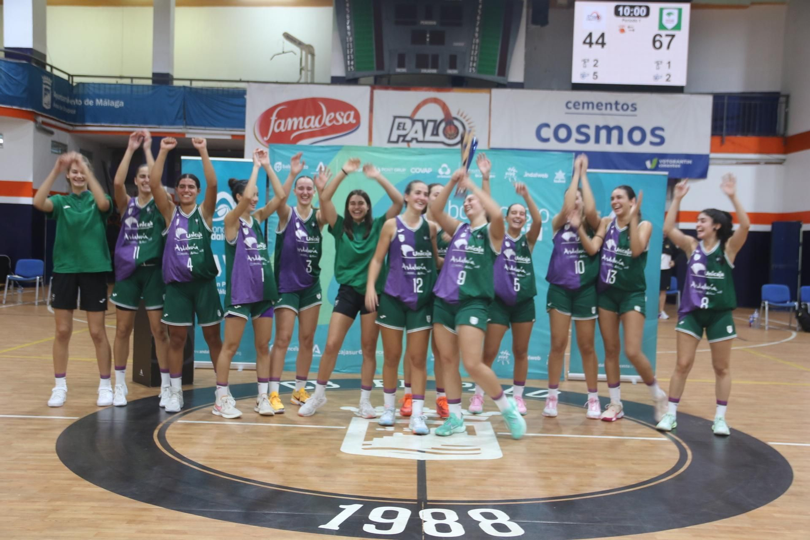 El Unicaja celebra el título. El Unicaja celebra el título.
