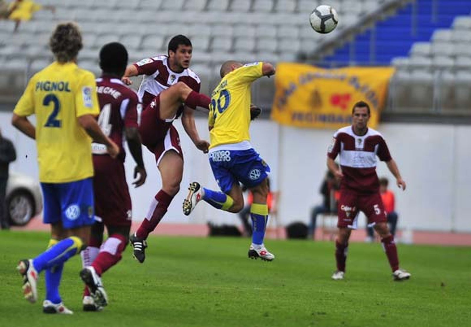 La UD Las Palmas y el Cádiz firmaron tablas en un discreto partido (1-1) que deja a los de Víctor Espárrago en puestos de descenso

Foto: LOF