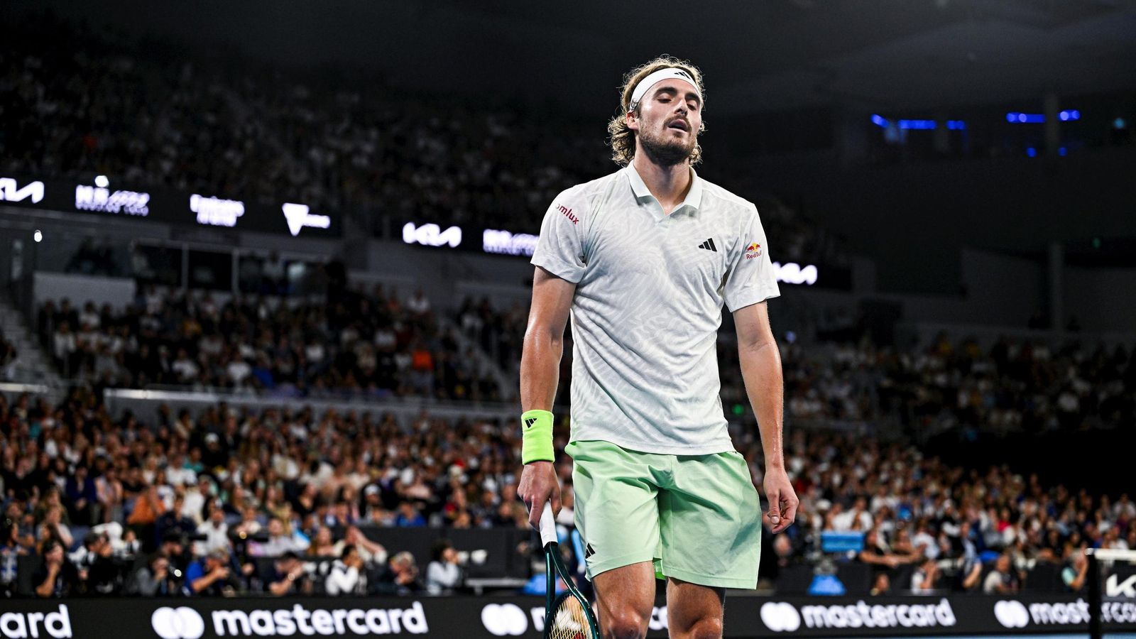 Stefanos Tsitsipas se lamenta en el Open de Australia de 2024. Stefanos Tsitsipas se lamenta en el Open de Australia de 2024.