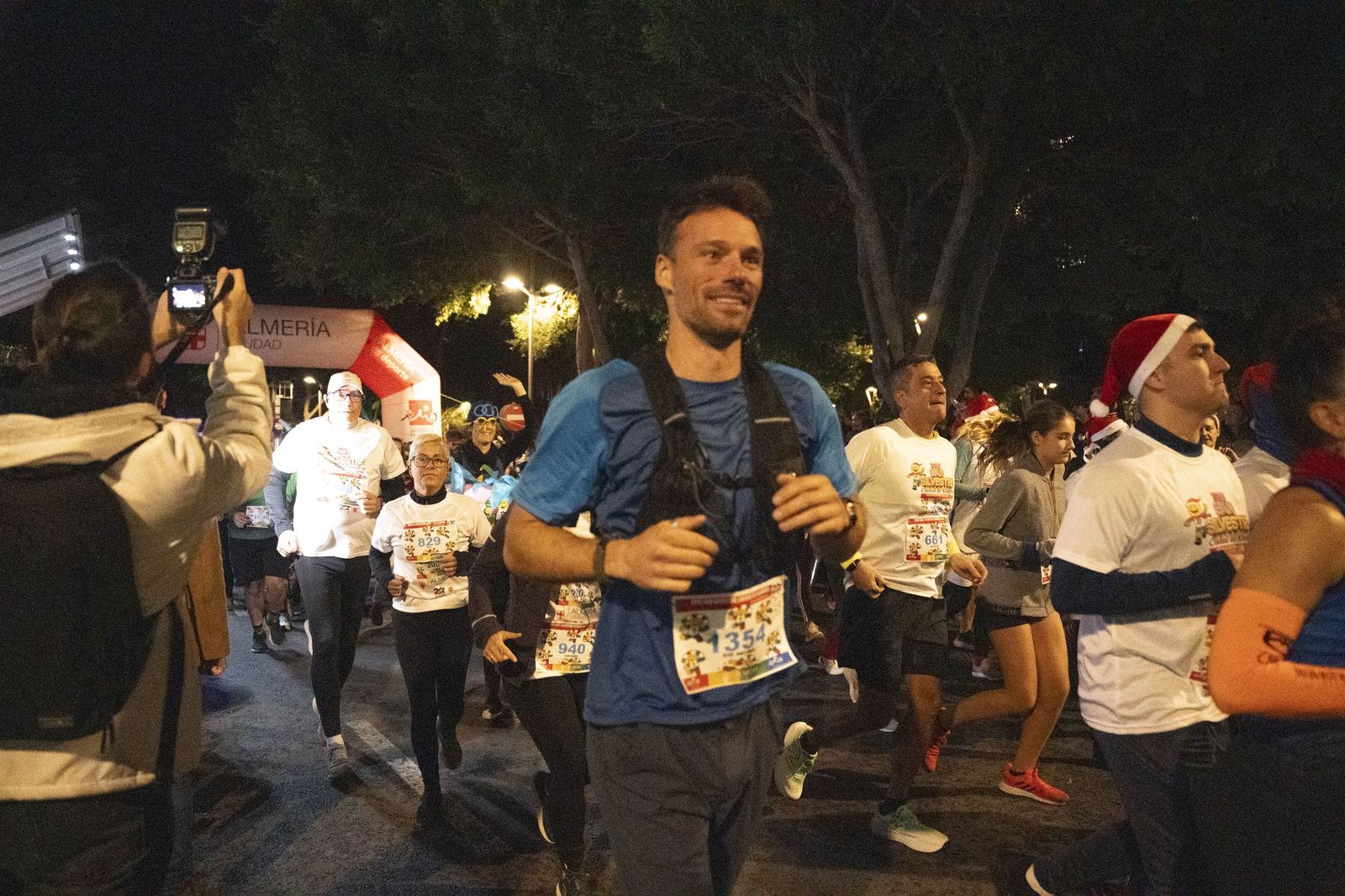 Almería corre y celebra su memoria olímpica en una San Silvestre de récord