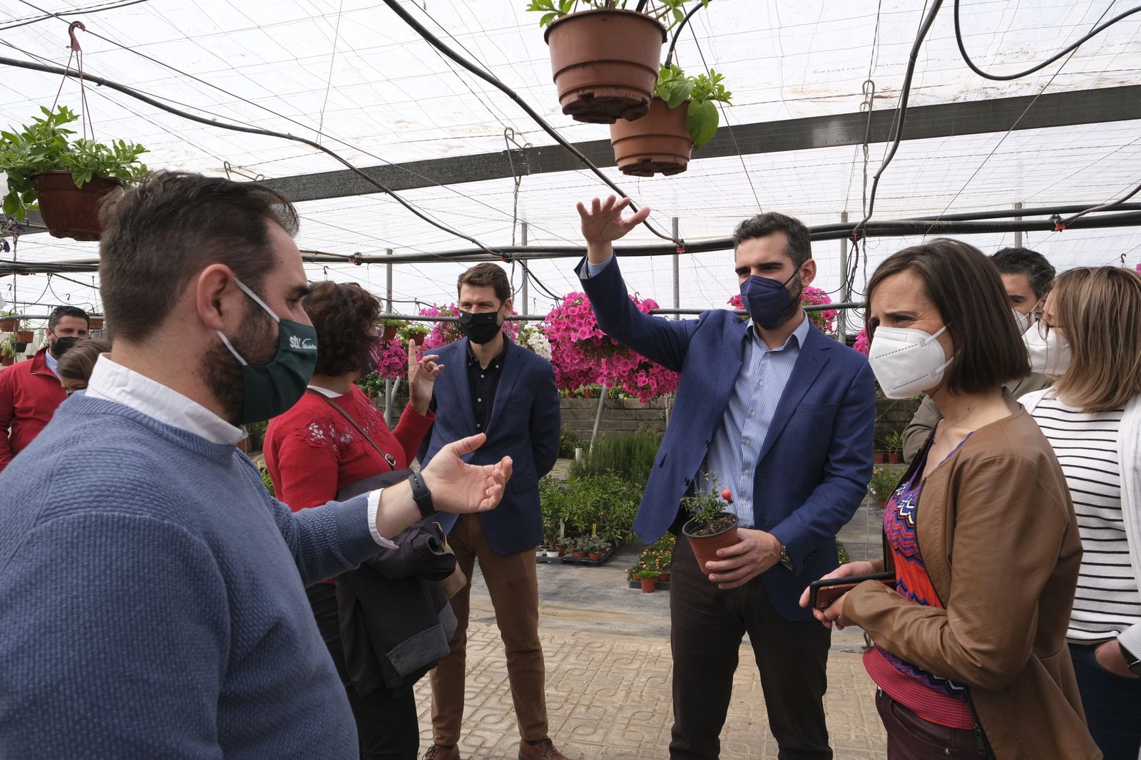 Fotogalería de la visita al vivero municipal de Almería.
