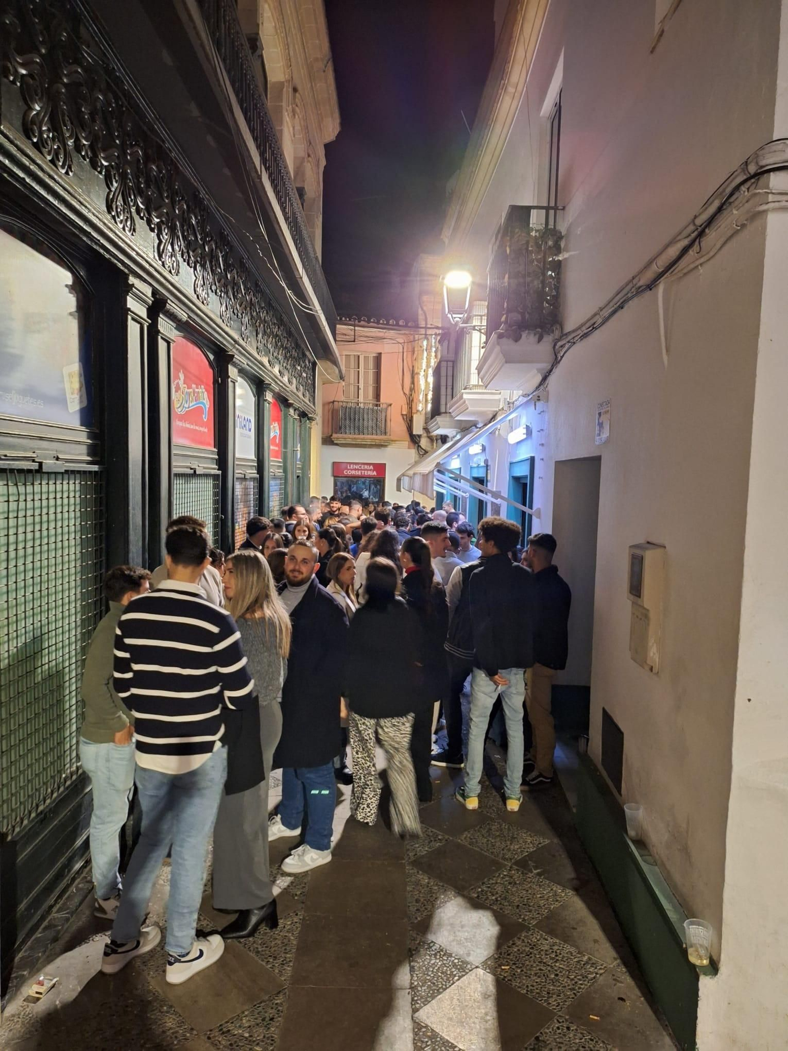 Imagen meses atrás de movida en la calle Remedios.