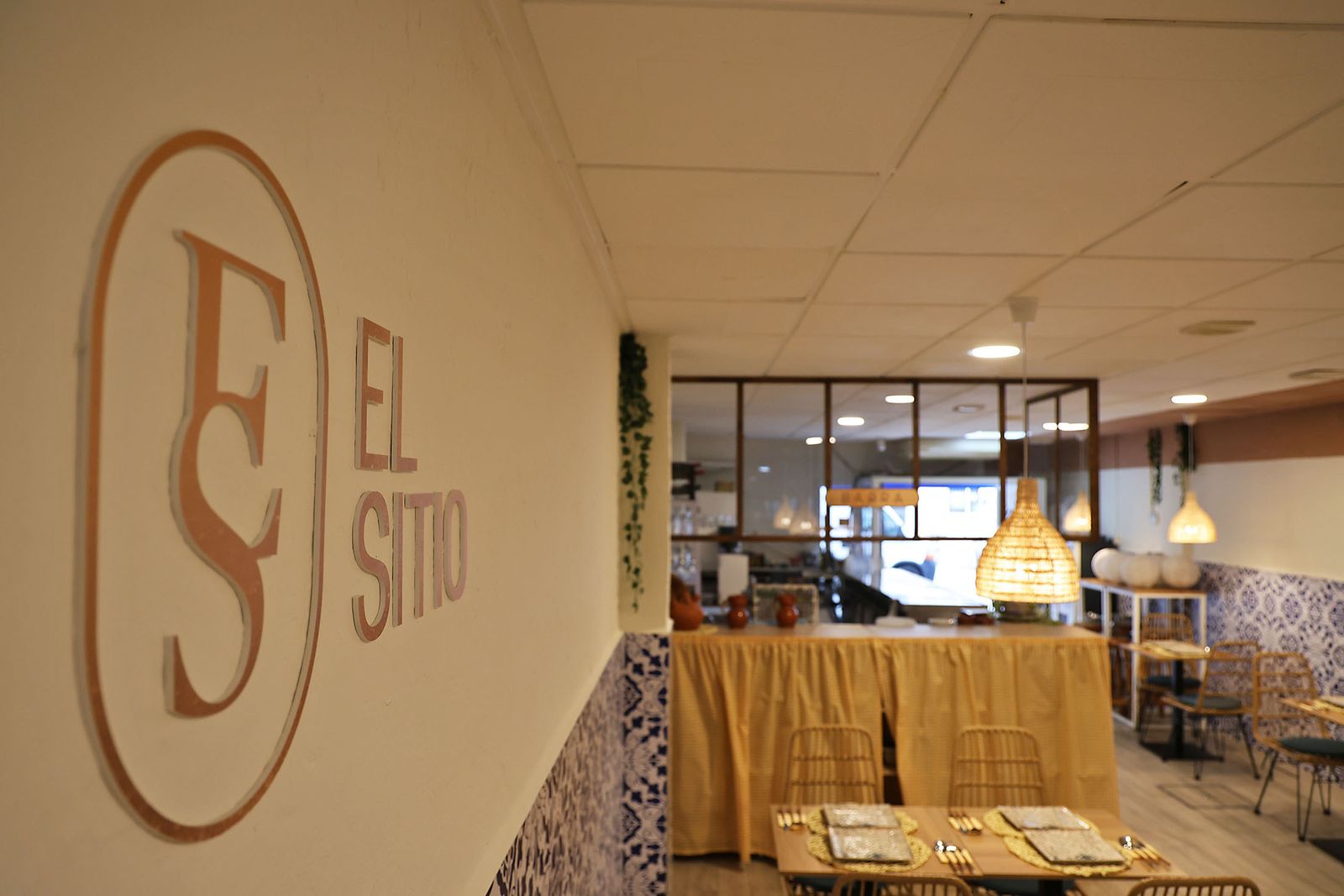 Imágenes del cambio radical de un bar de Huelva tras el paso de Chicote en 'Pesadilla en la cocina'