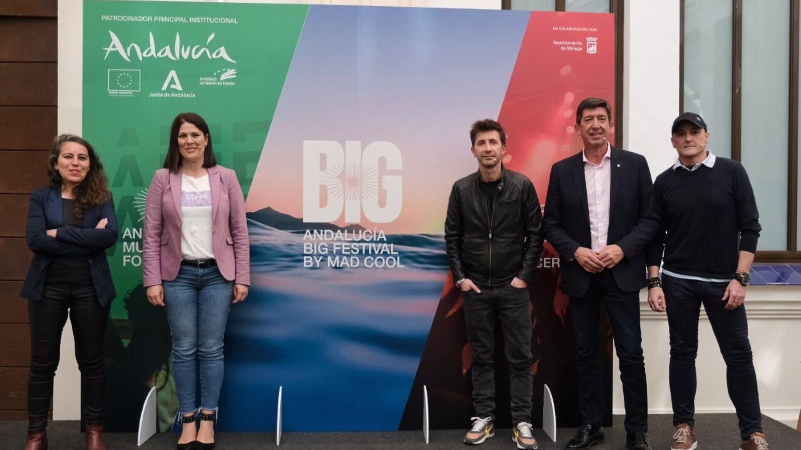 Juan Marín y Noelia Losada, junto a los organizadores.