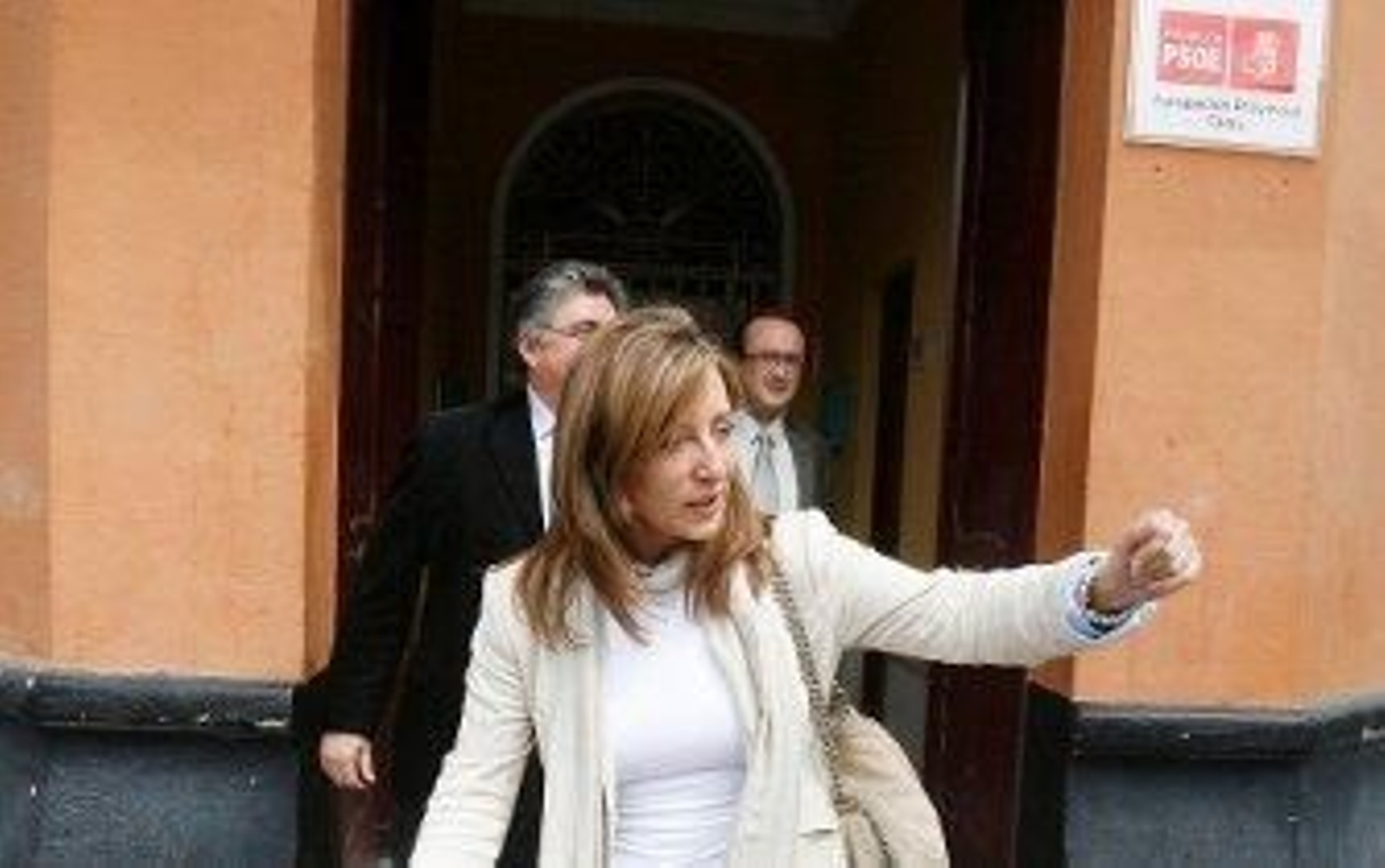 Cabaña niega "tirones de oreja" y propone un área económica especial