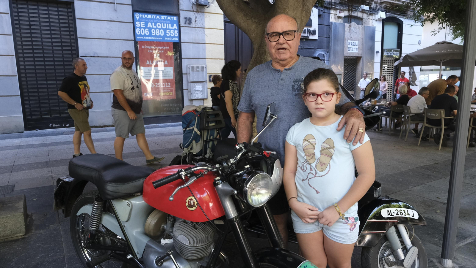 Las motos antiguas dan brillo a la Feria de Almería