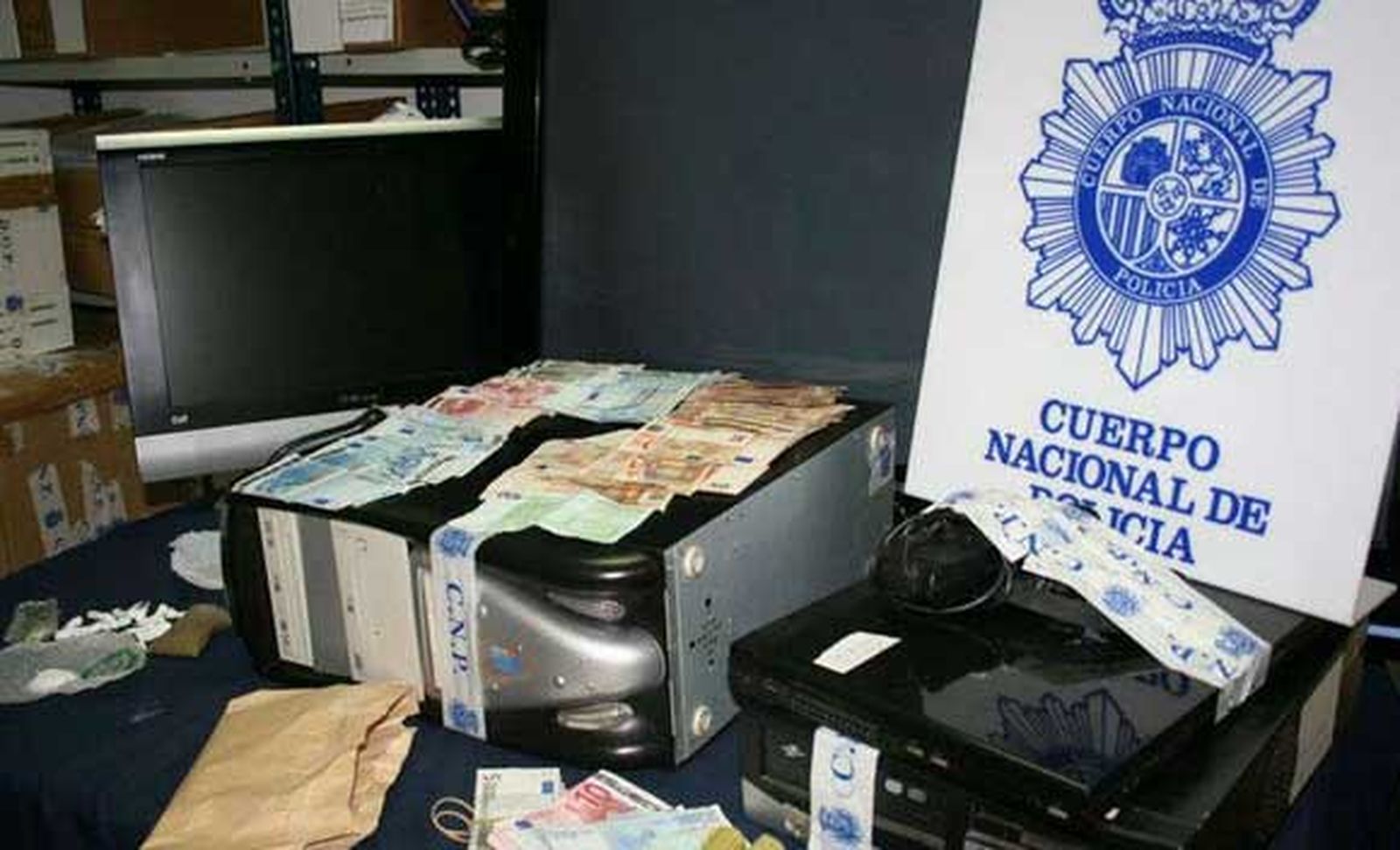 La Policía cierra el club de alterne Opium por explotación sexual de mujeres