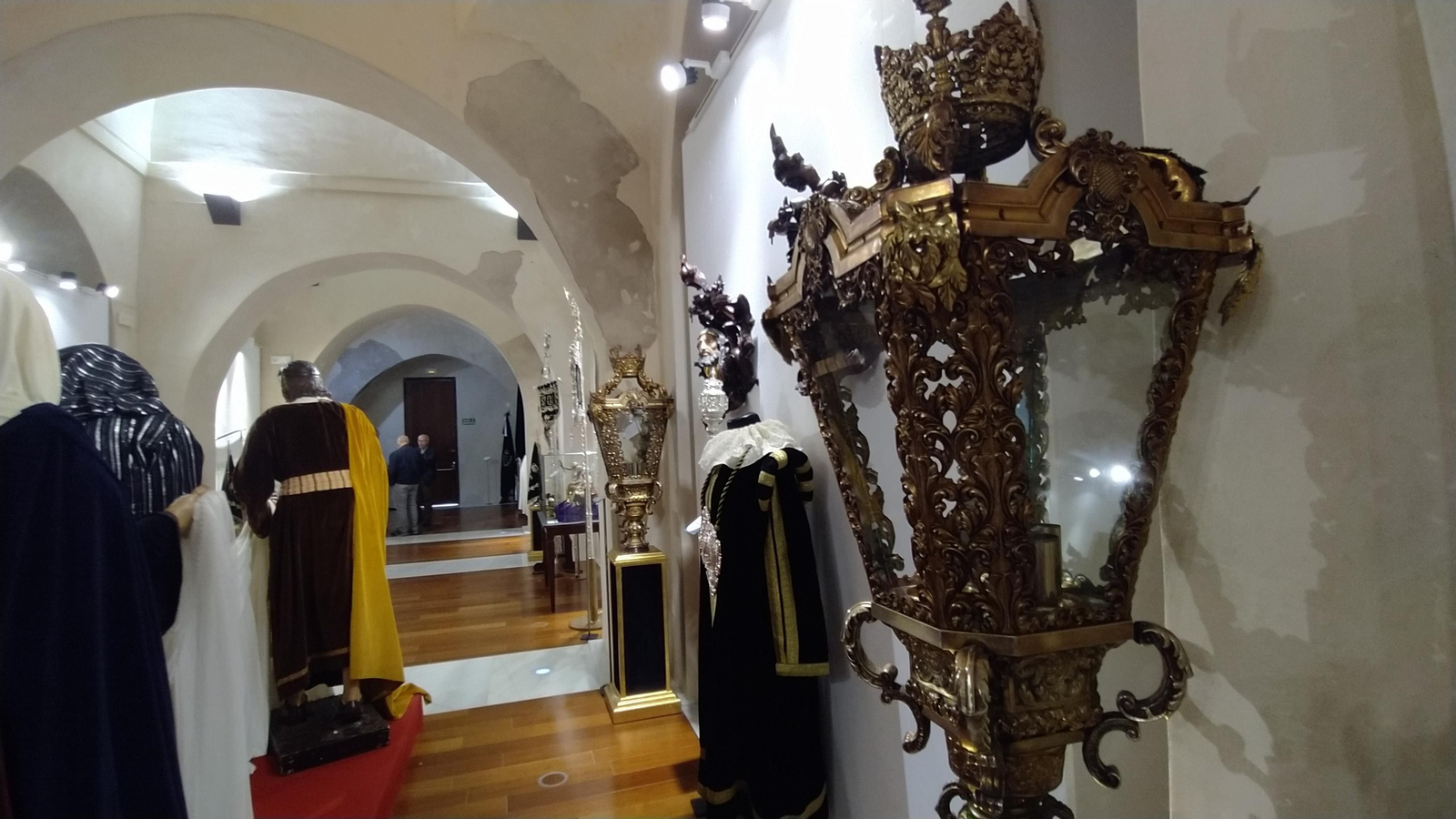 Así es la exposición Stabat Mater del 275 aniversario de la Soledad de San Fernando