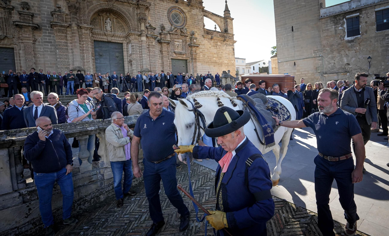 Imágenes del funeral de Álvaro Domecq en la catedral de Jerez