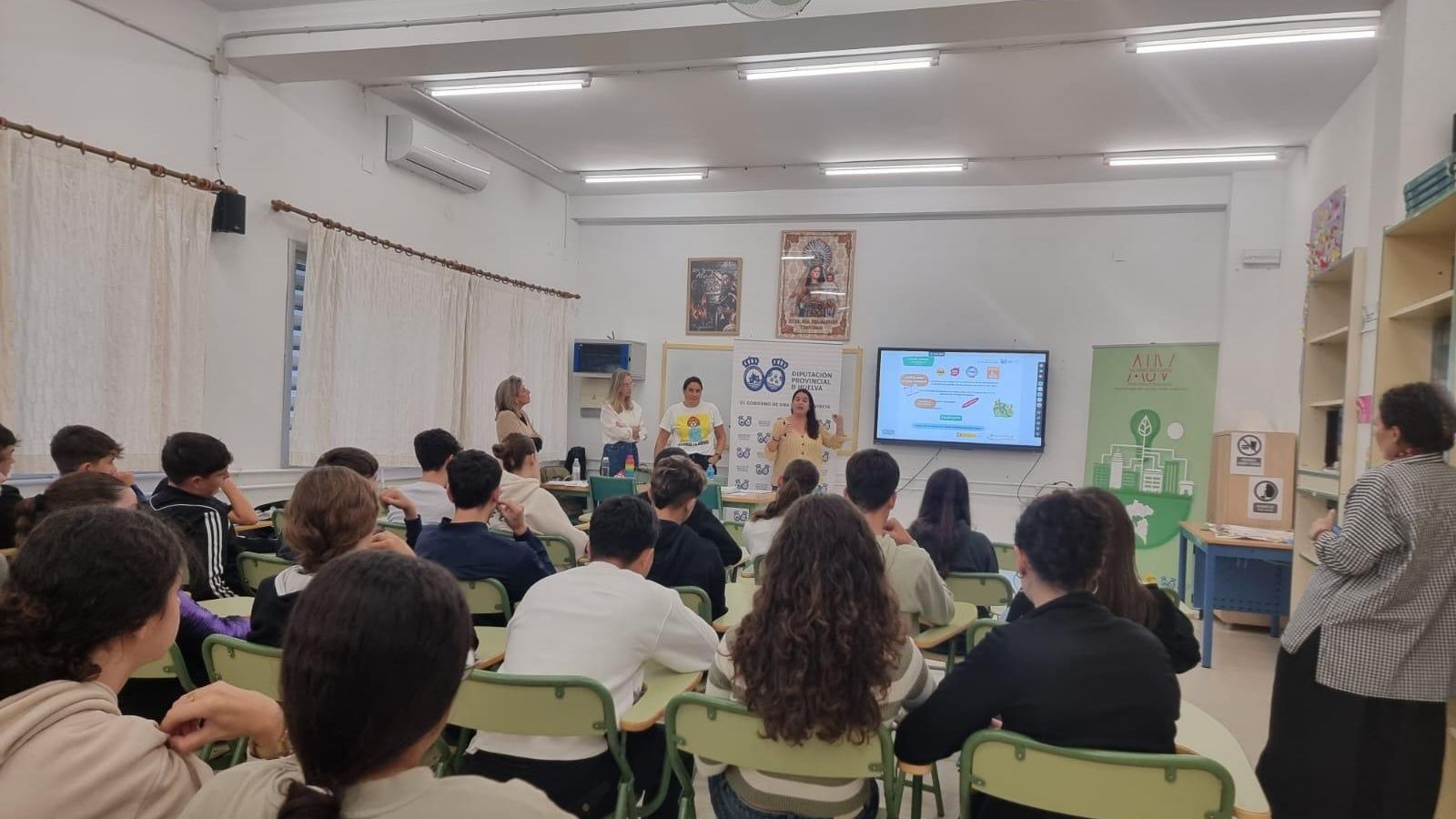 Realización de uno de los talleres realizados por la Diputación de Huelva. Realización de uno de los talleres realizados por la Diputación de Huelva.