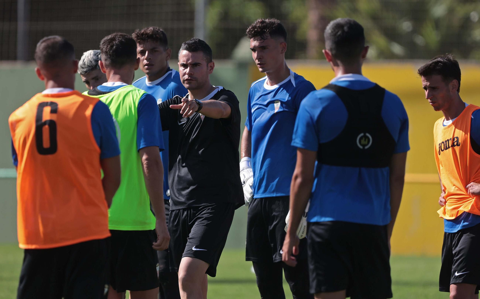 Fotos del primer entrenamiento del Algeciras CF de la pretemporada 2024/2025 en Los Barrios