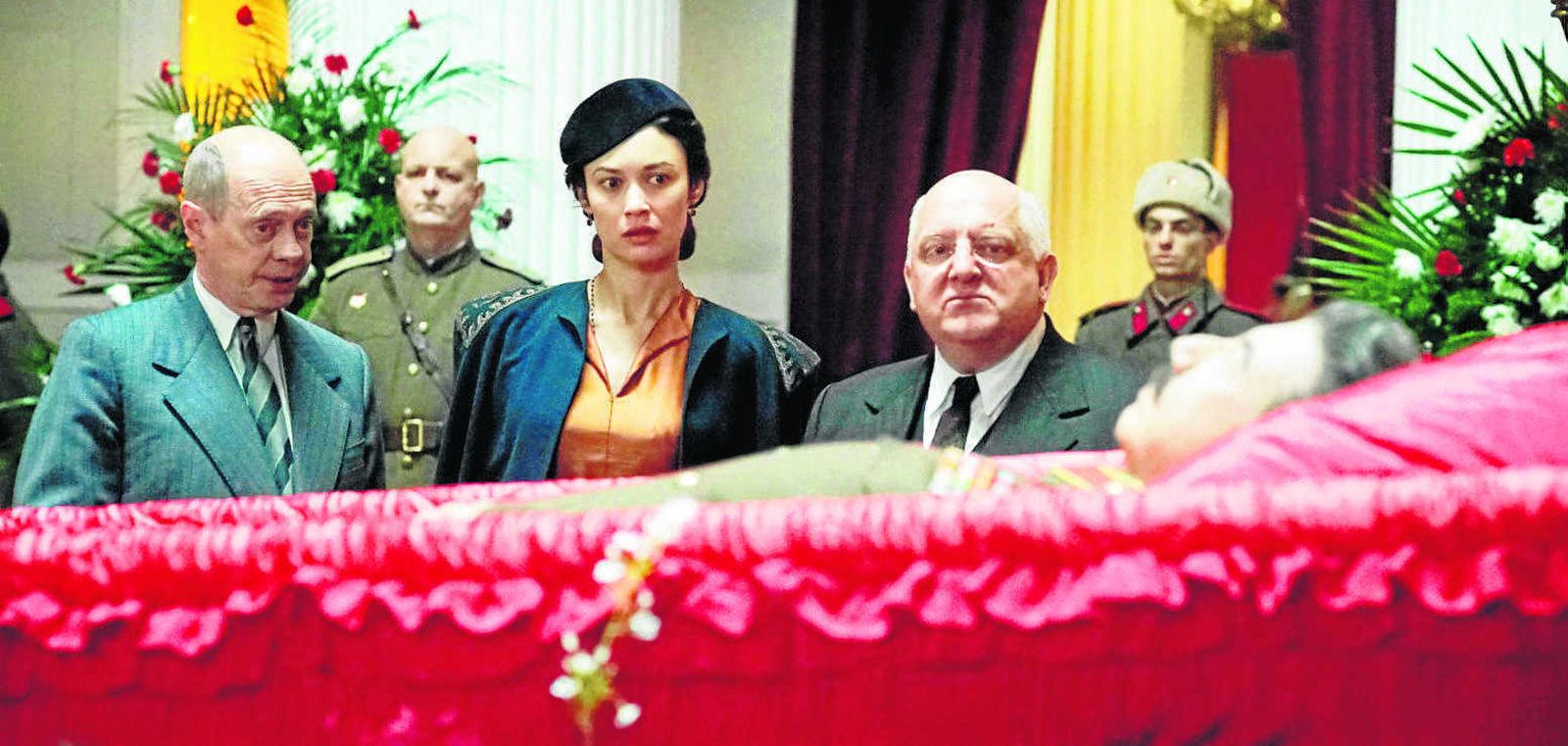 Un fotograma de esta farsa tremendista y grotesca dirigida por Armando Iannucci que Putin ha prohibido en Rusia.