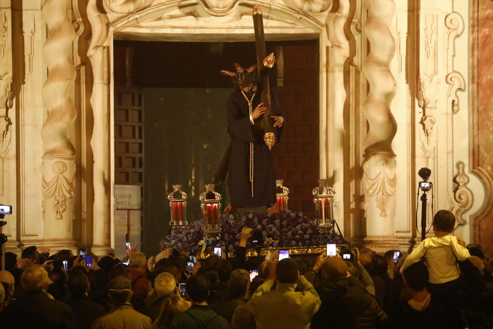 El vía crucis del Señor del Soberano Poder de Córdoba, en imágenes
