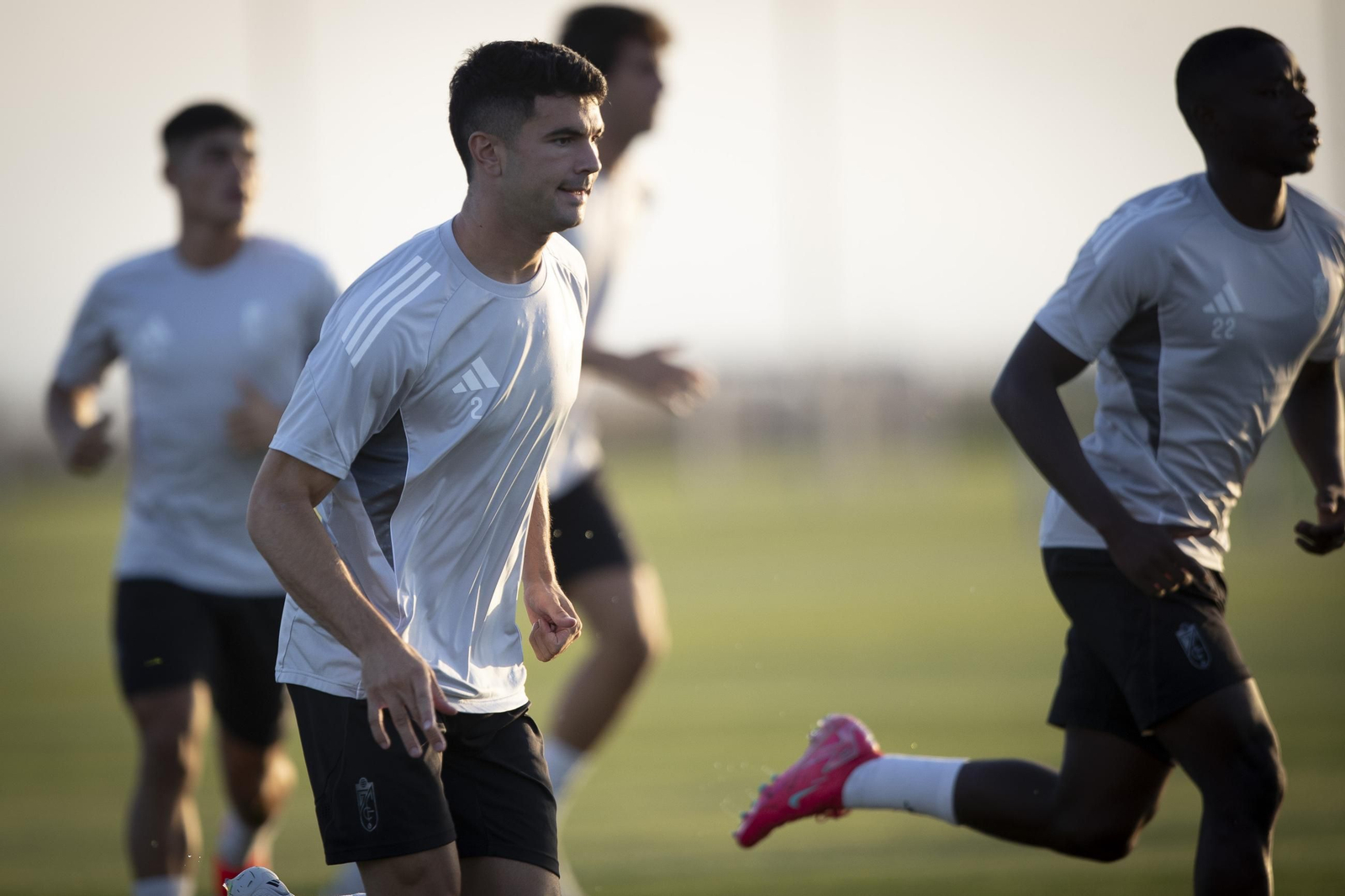 Las mejores imágenes del primer entrenamiento del Granada CF