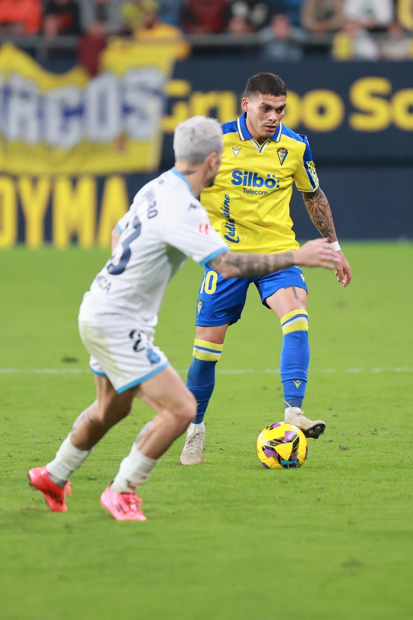 Búscate entre las imágenes del partido de fútbol entre Cádiz CF y Deportivo