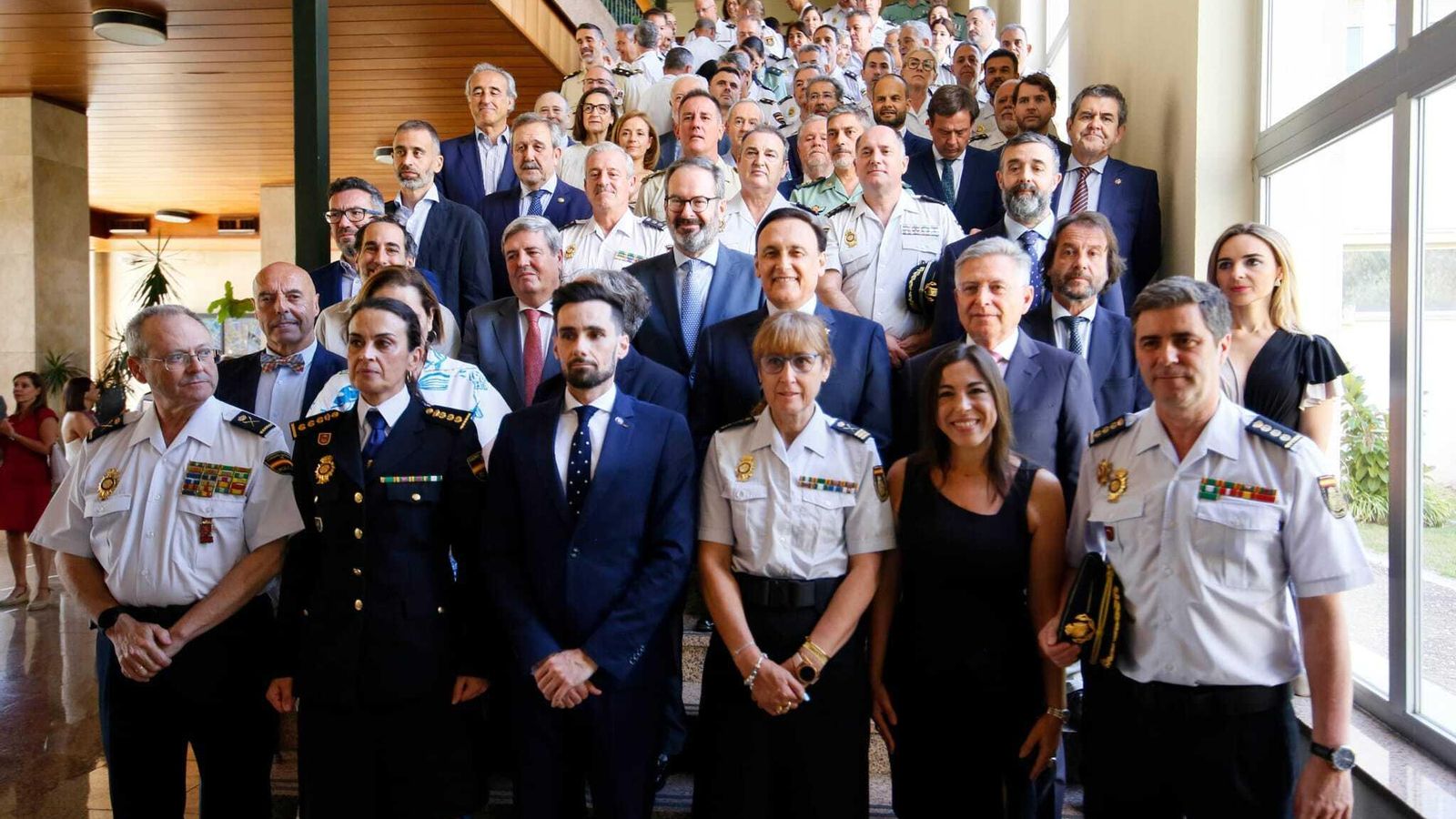 Foto de familia en el acto de posesión de la nueva comisaria de Policía Nacional de Córdoba. Foto de familia en el acto de posesión de la nueva comisaria de Policía Nacional de Córdoba.