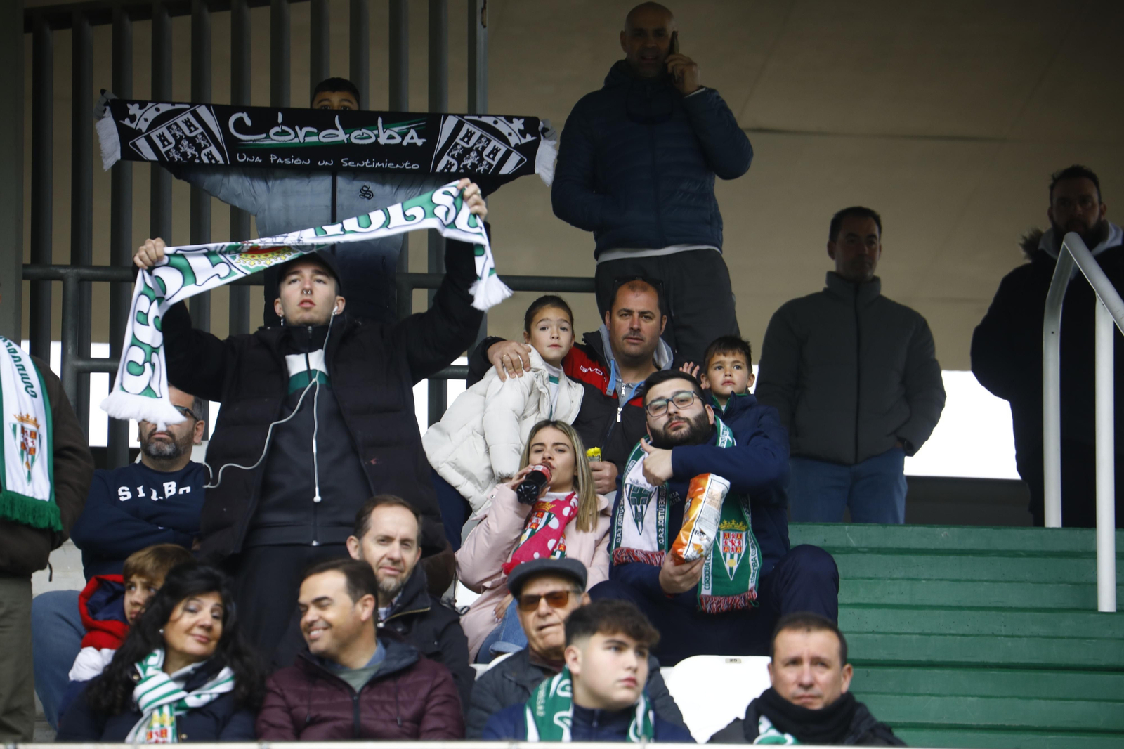 El ambiente en las gradas de El Arcángel para el Córdoba CF - Cultural Leonesa, en imágenes