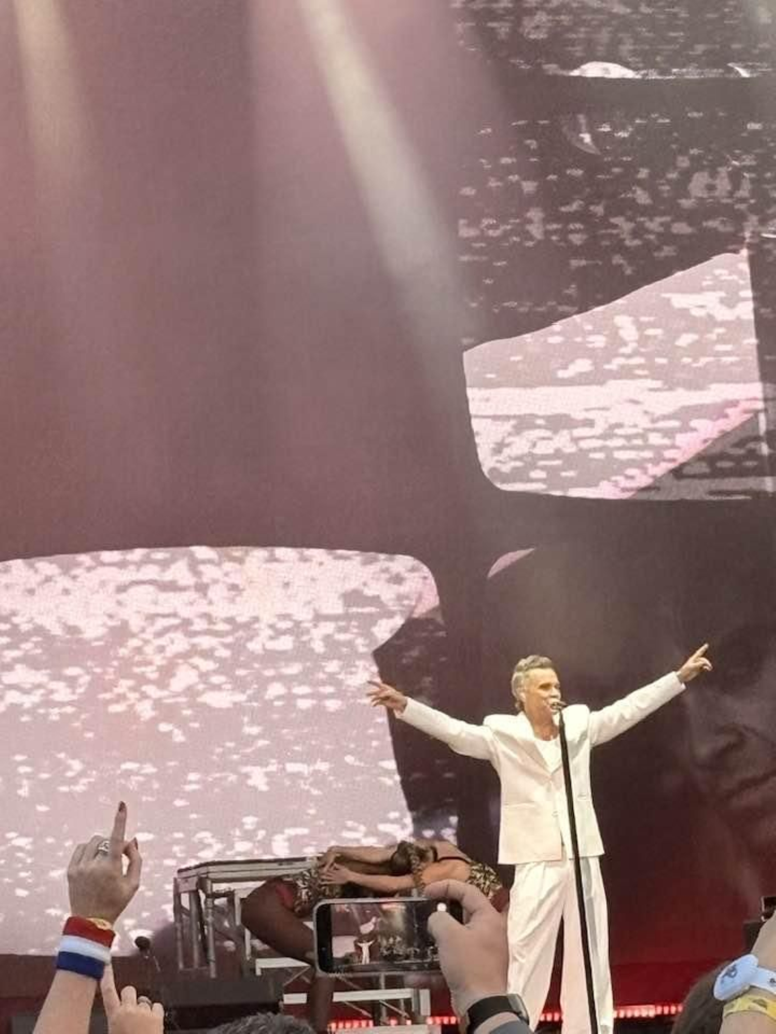 Las fotos del concierto de Robbie Williams en el puerto de Málaga.