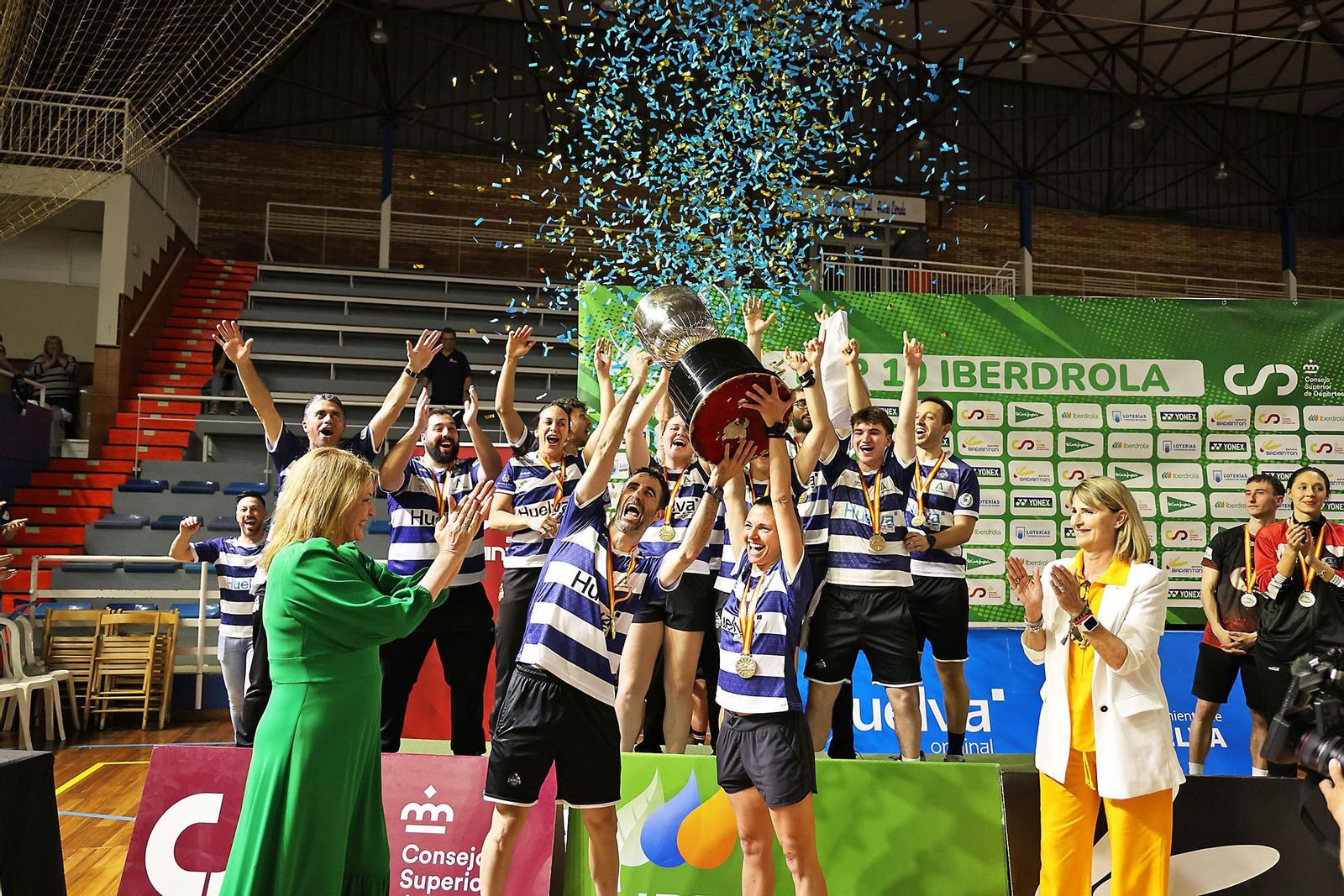 Imágenes de la final de liga de bádminton entre el IES La Orden y La RInconada