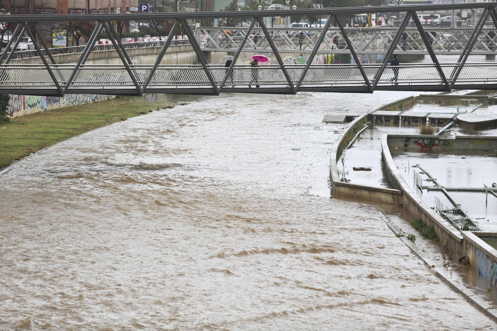 El río Guadalmedina. / JAVIER ALBIÑANA