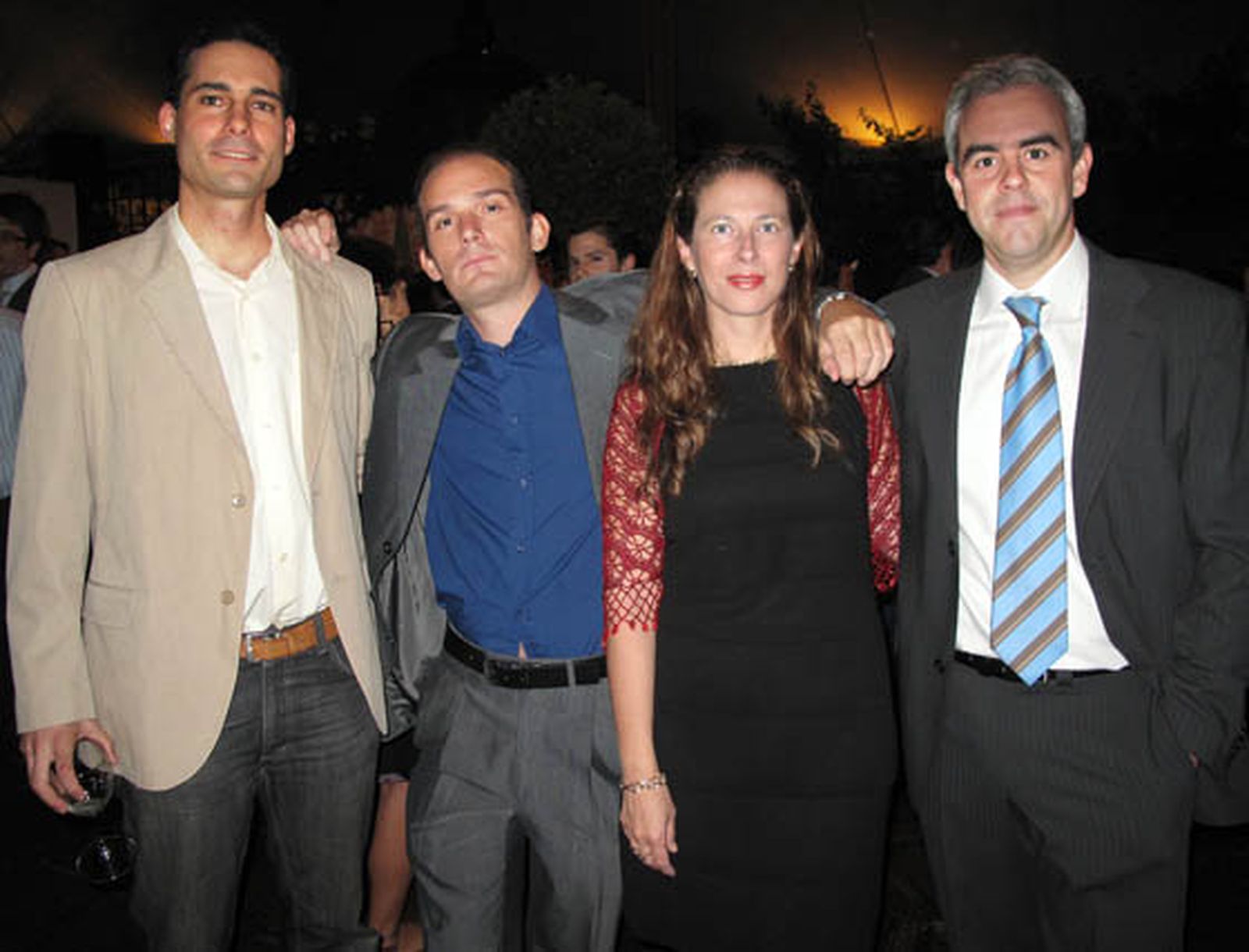Los colegiados Francisco Javier Tomás y Mario Chaparro Moreno, con Isabel Román Martínez y Antonio Blas Millán.

Foto: Victoria Ramírez