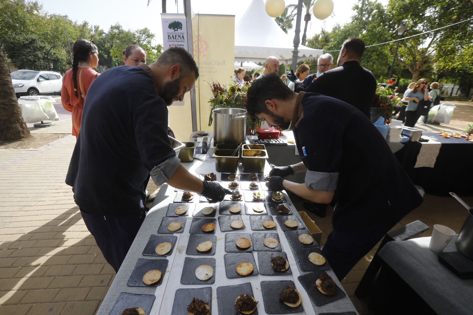 Las tapas del Córdoba Califato Gourmet en el Paseo de la Victoria, en imágenes