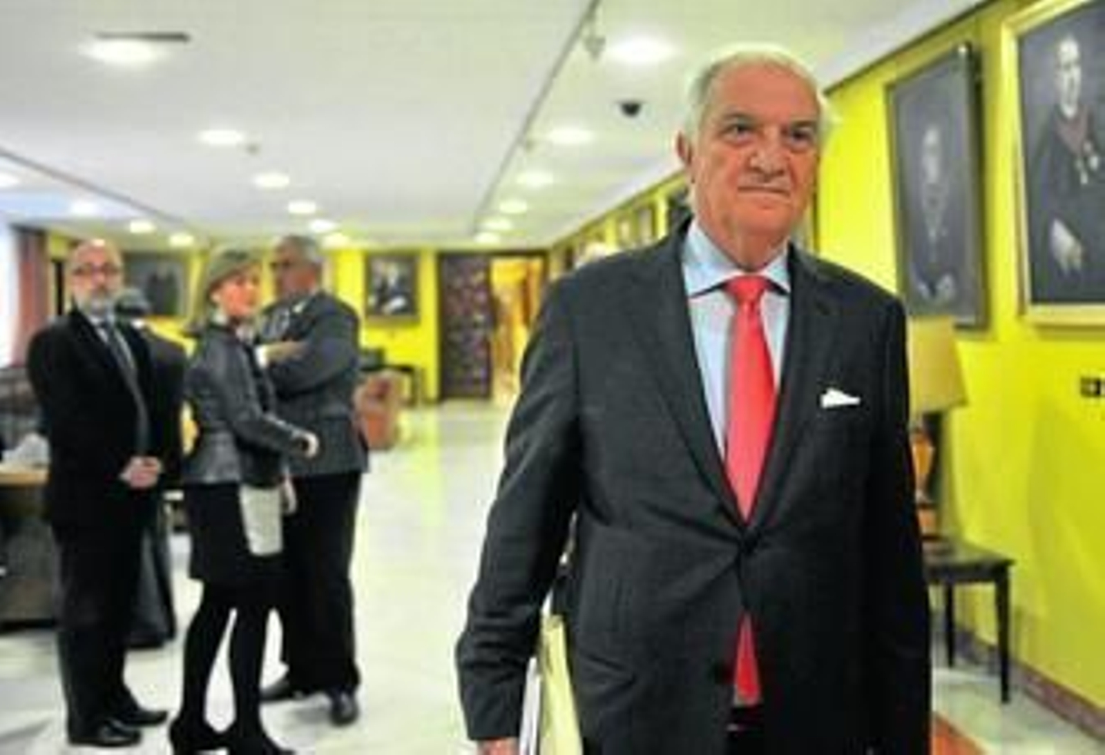 Miguel Rodríguez-Piñero recibió ayer el homenaje en el Rectorado de la Hispalense.