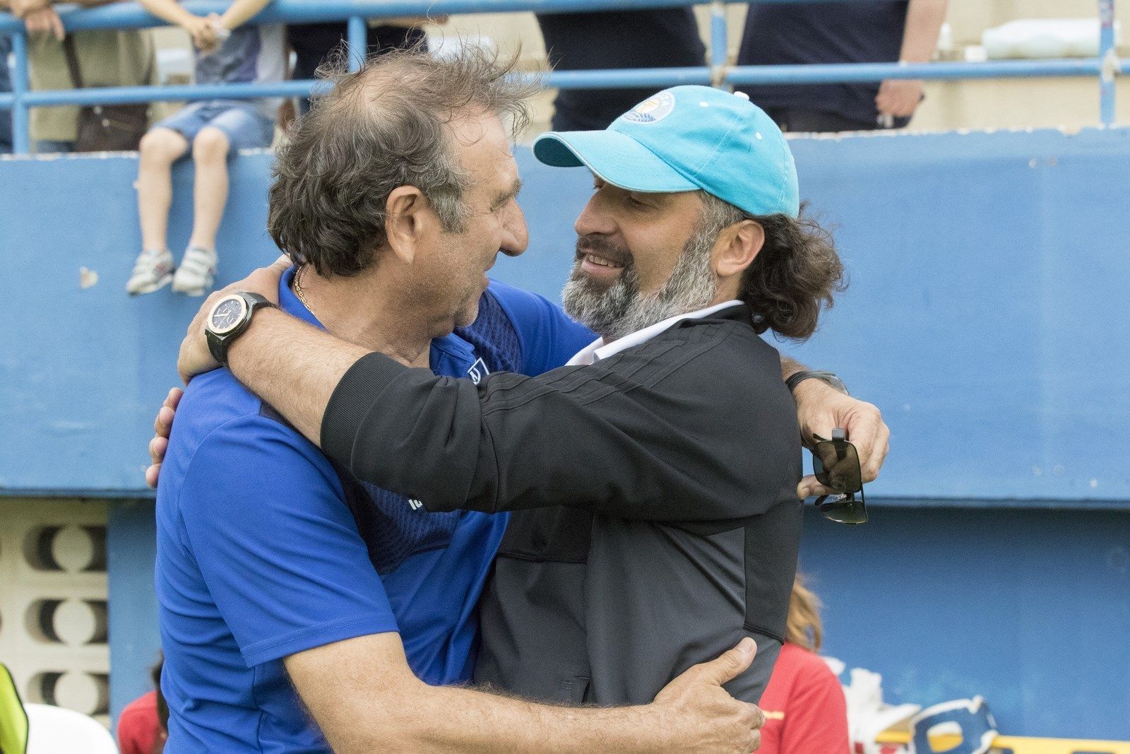 Asián y Rufete se saludan.