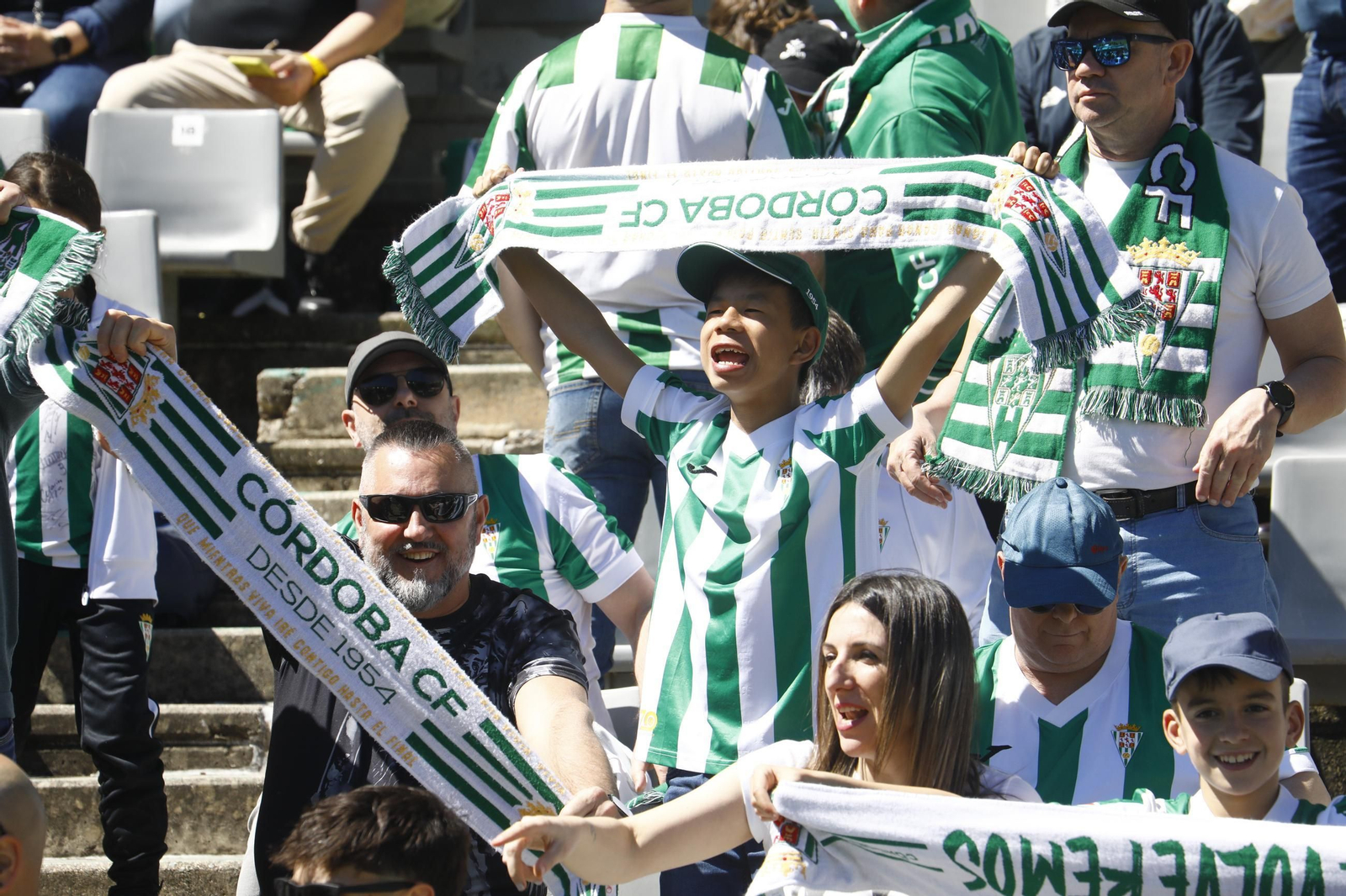 Las fotos del ambiente en El Arcángel para el Córdoba CF - Elche