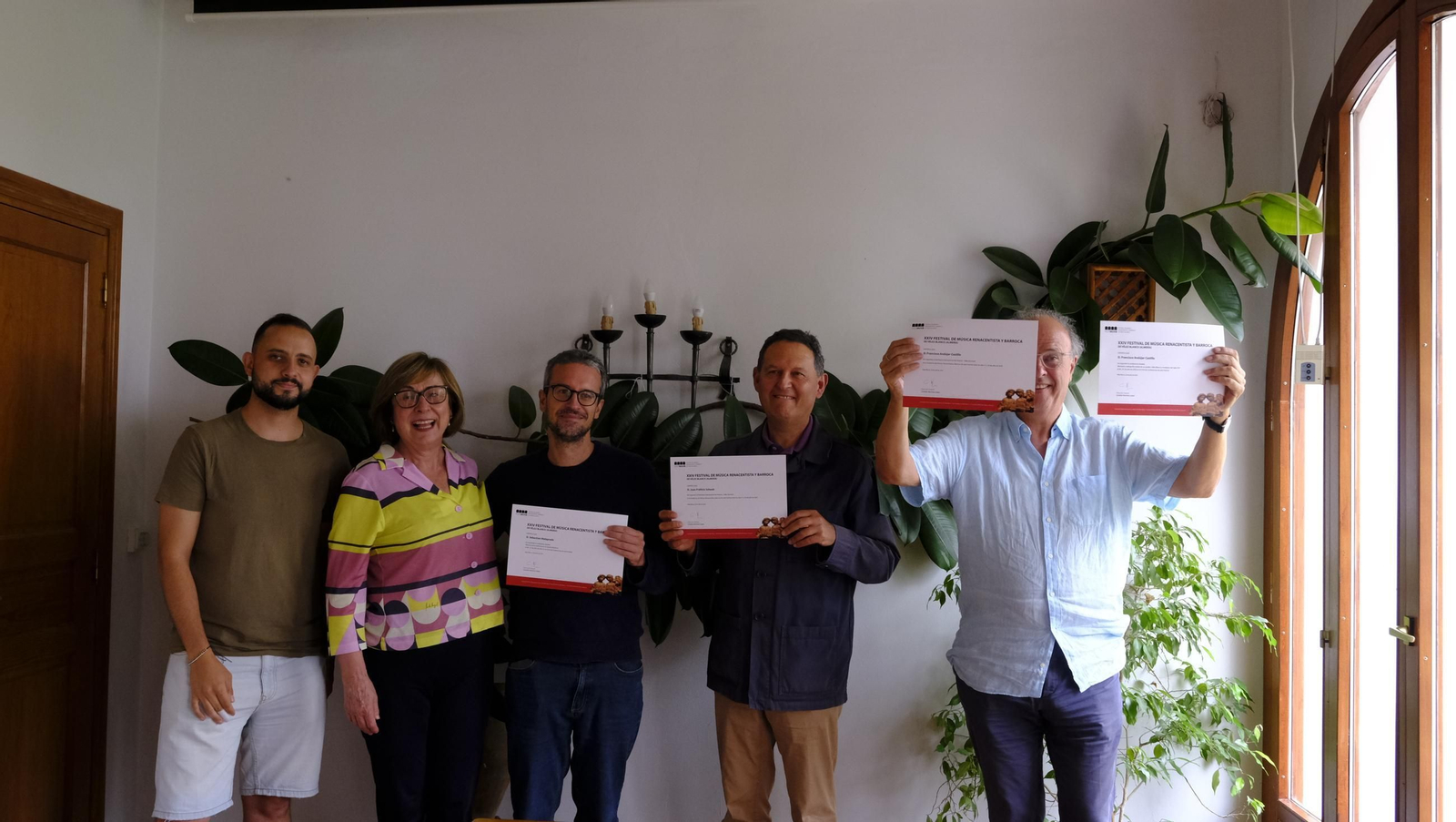 Entrega de diplomas a los alumnos del seminario de historia del Festival de Vélez Blanco