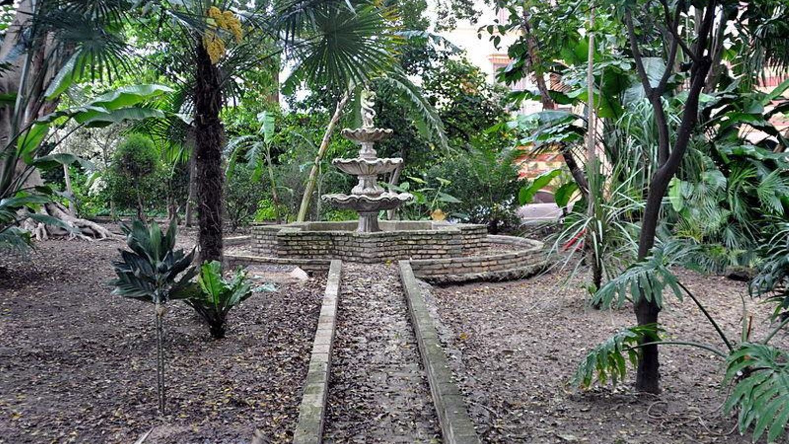 Imagen de archivo de los jardines del ayuntamiento de Sanlúcar de Barrameda, antiguo palacio.