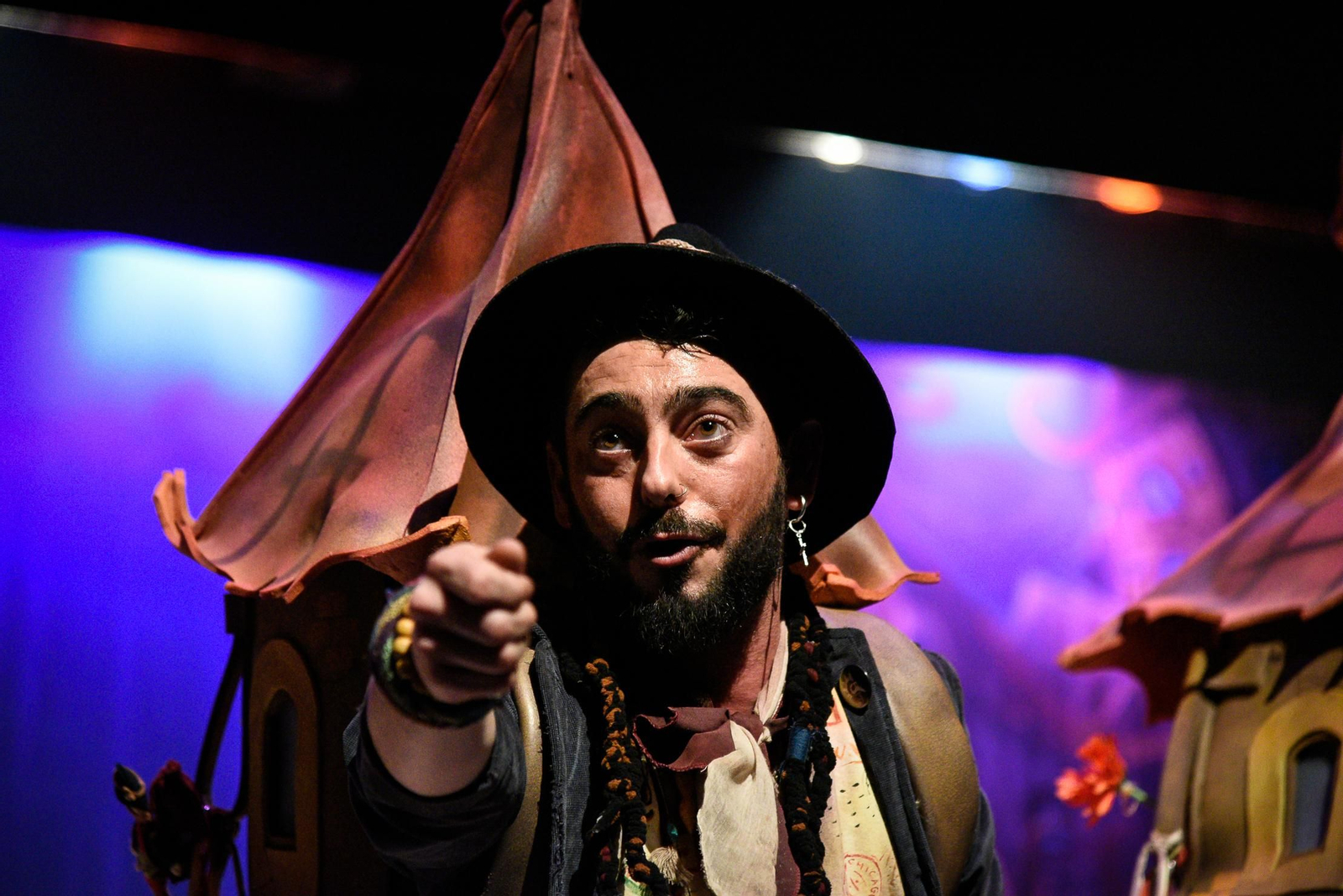 Imágenes la comparsa Los caracoles (Final del Carnaval Colombino de Huelva)