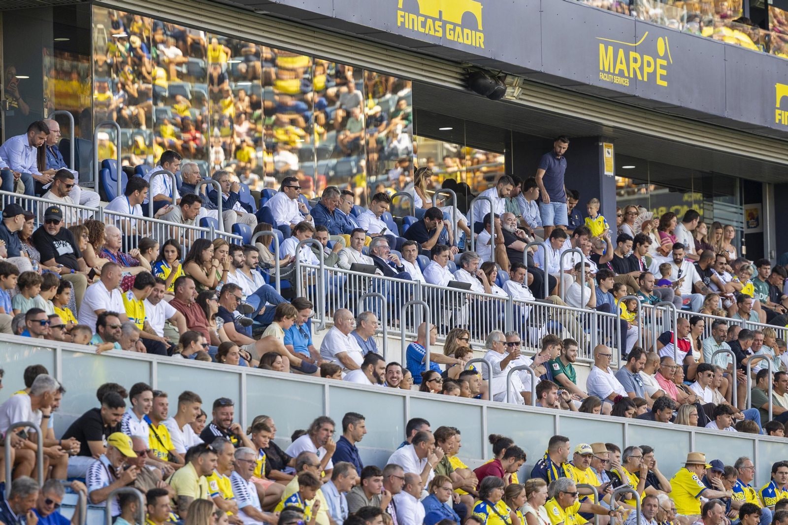 Búscate en las imágenes del Cádiz CF-Albacete