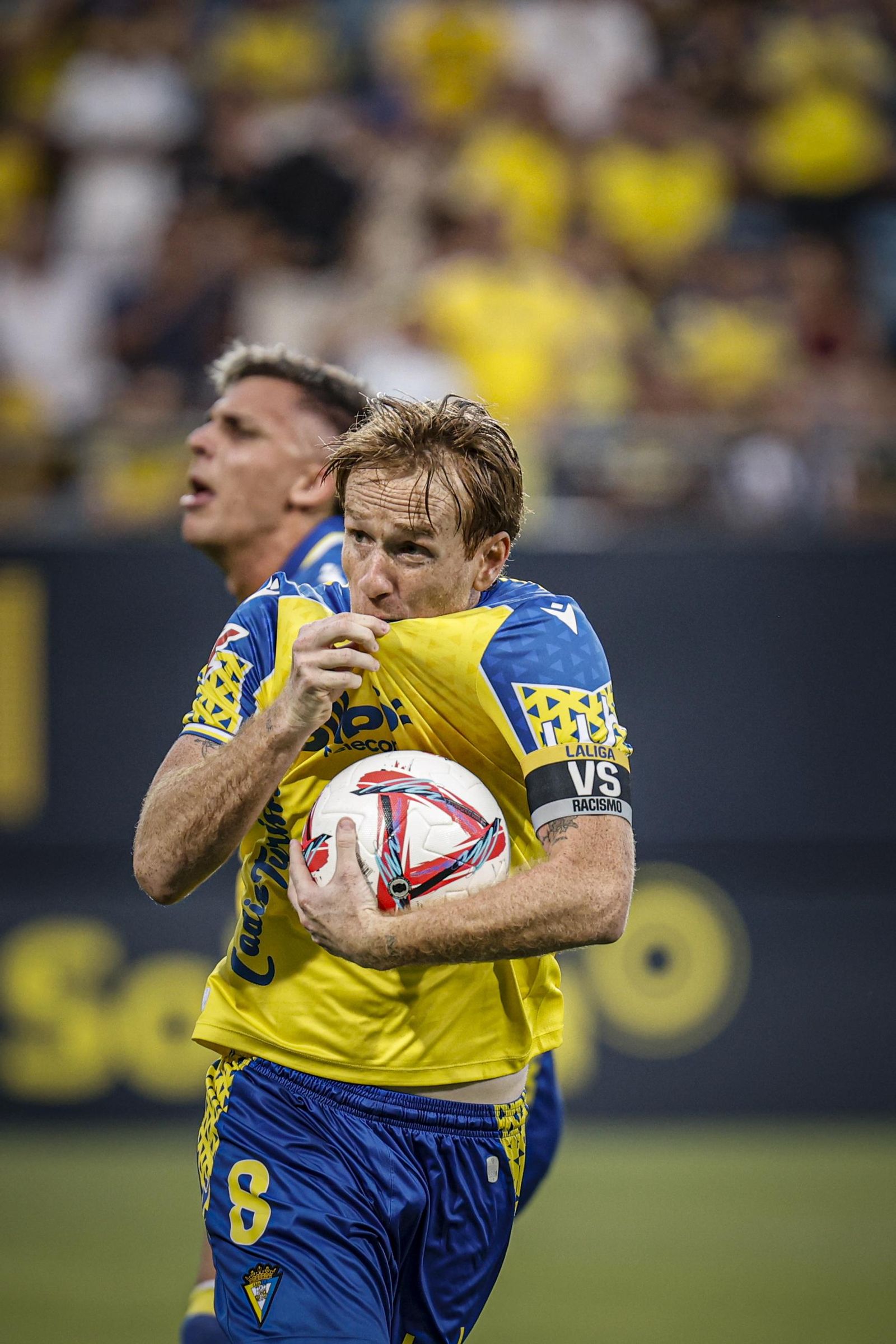 Búscate entre las fotos del partido de fútbol Cádiz CF - CD Tenerife de la Liga Hypermotion