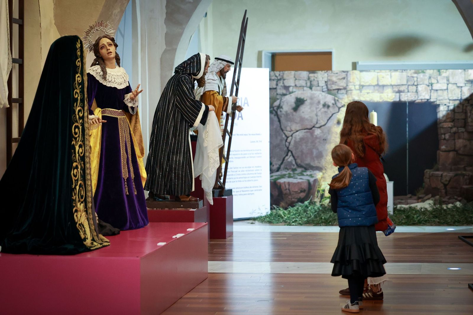 Inaugurada en San Fernando la exposición cofrade Passio Domini: las imágenes